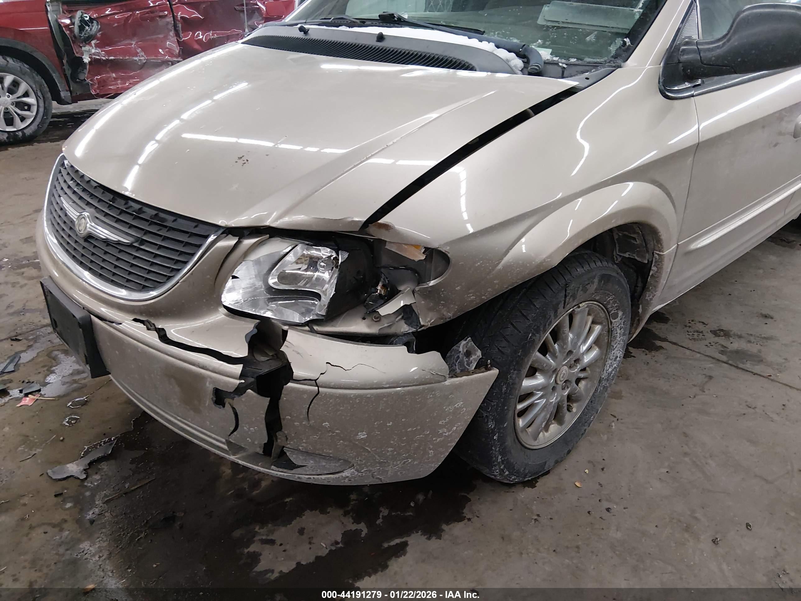 CHRYSLER TOWN image 6