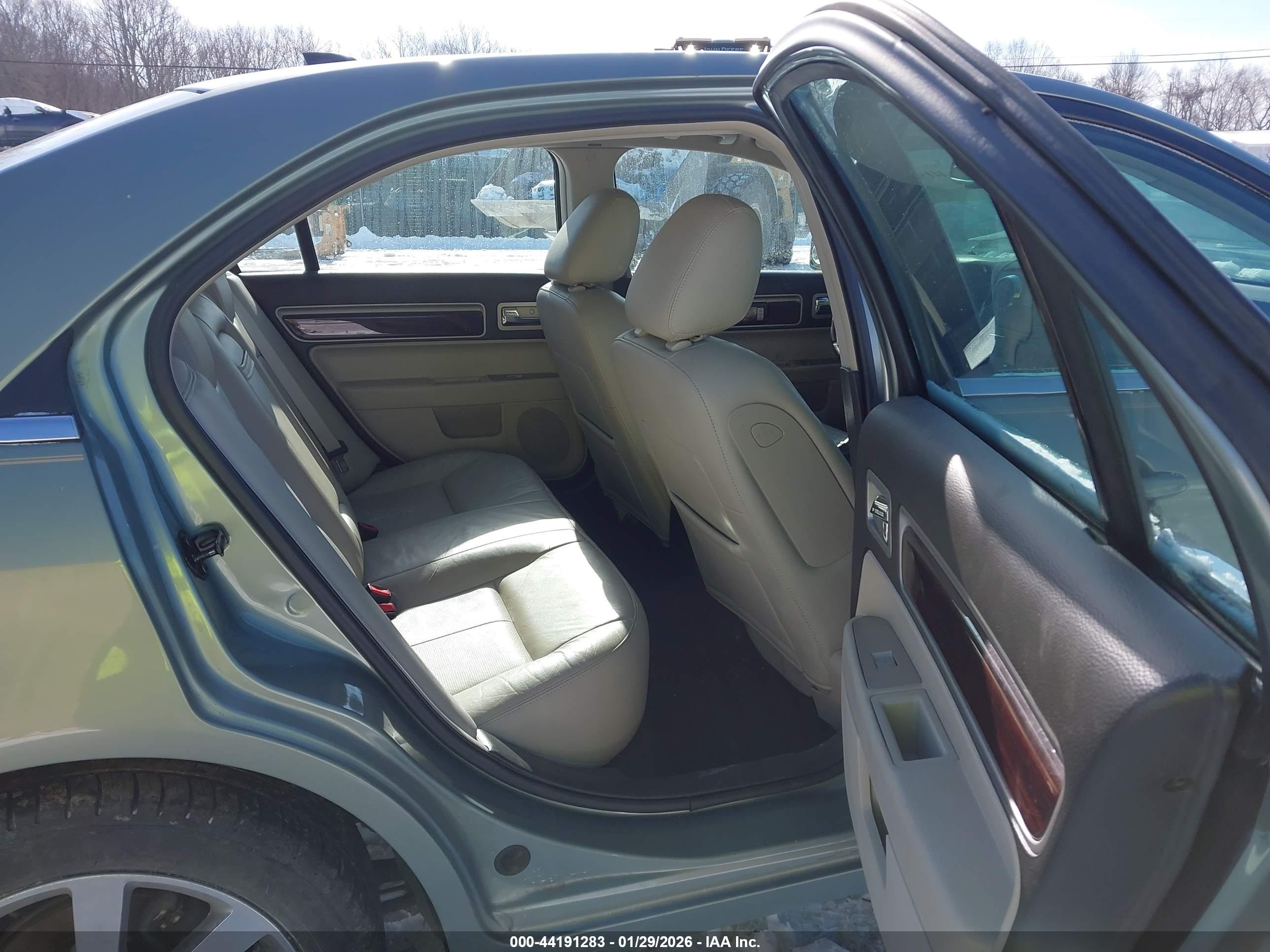 LINCOLN MKZ image 8
