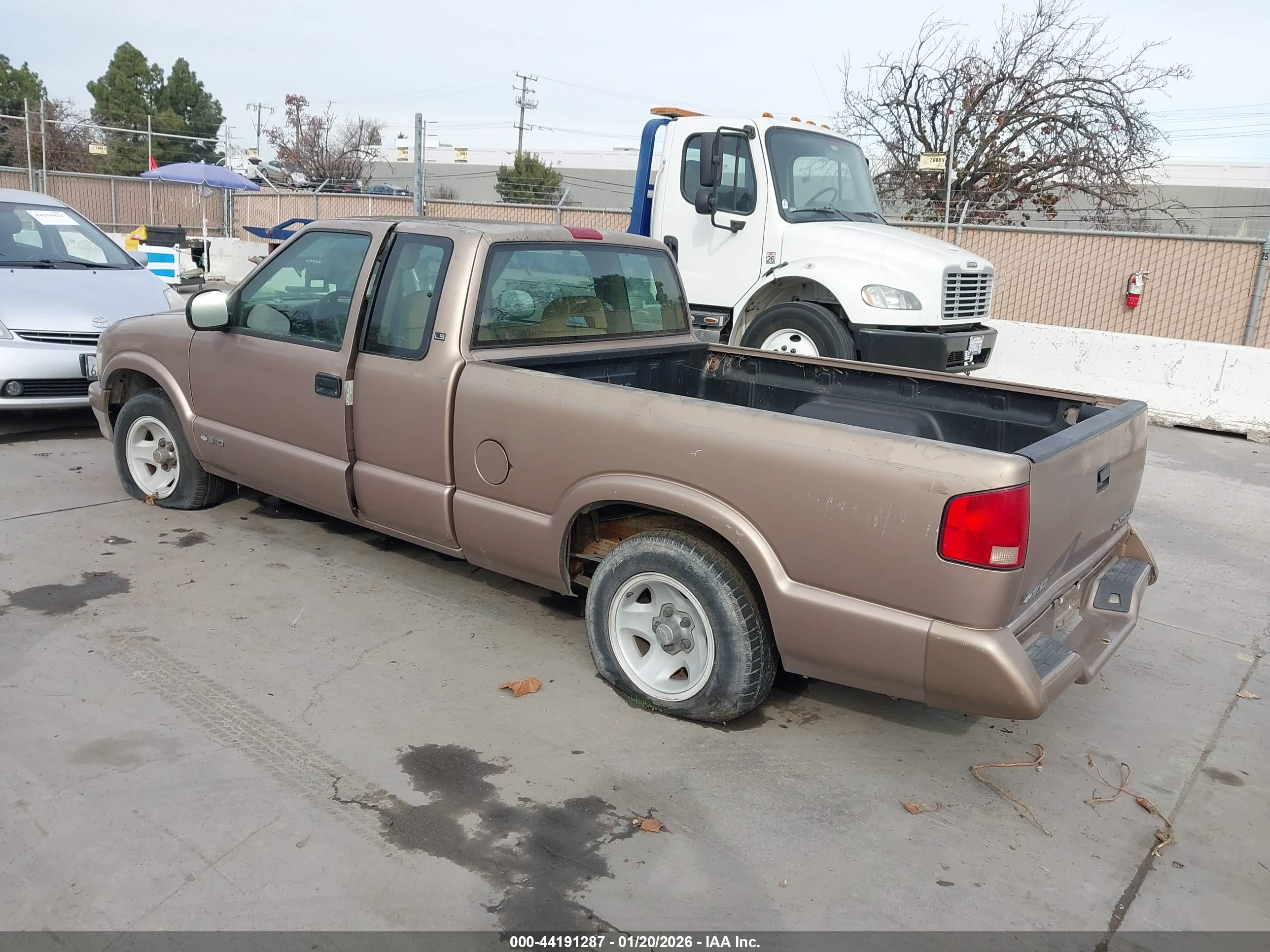 CHEVROLET S-10 image 3