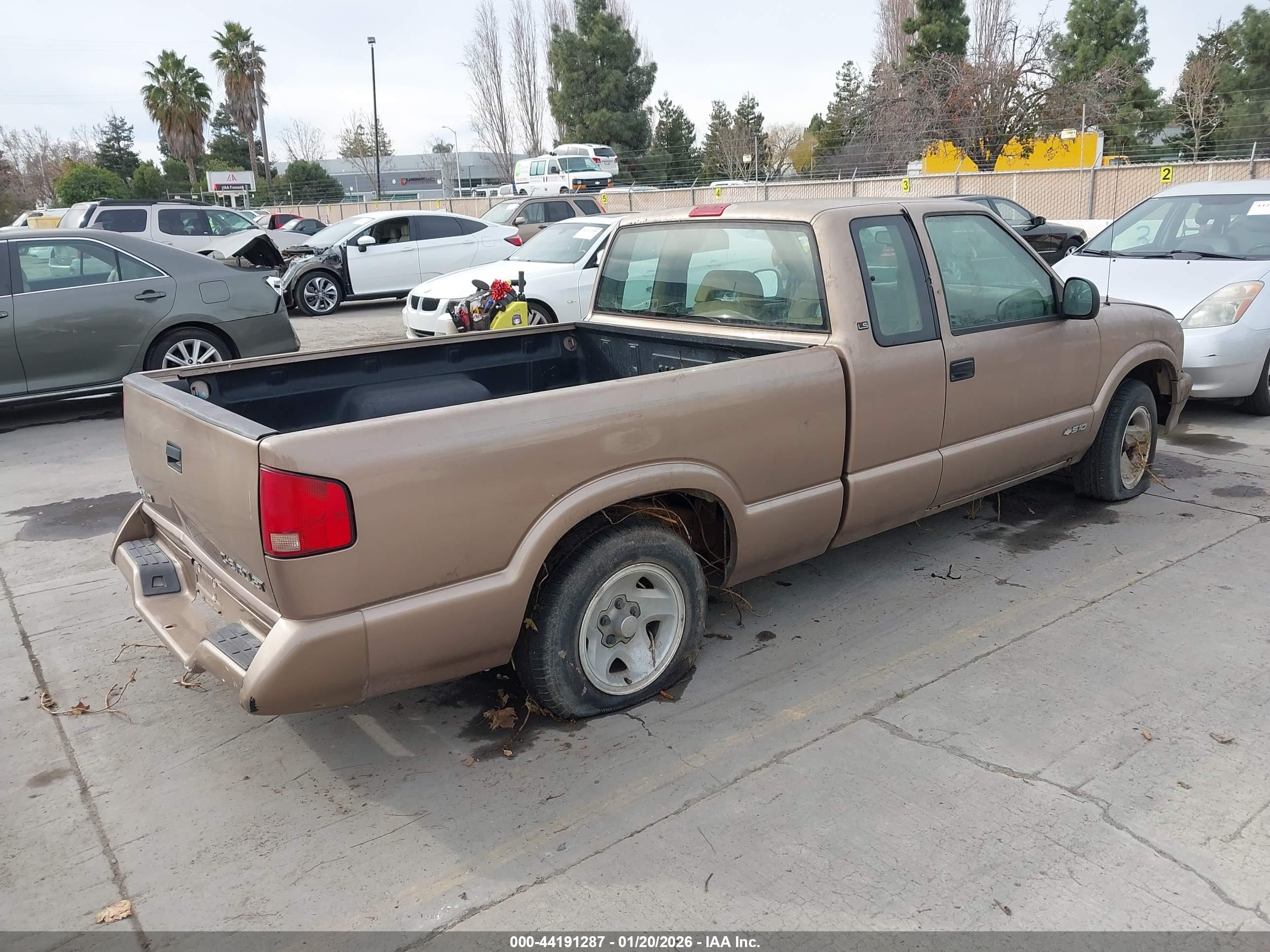 CHEVROLET S-10 image 4