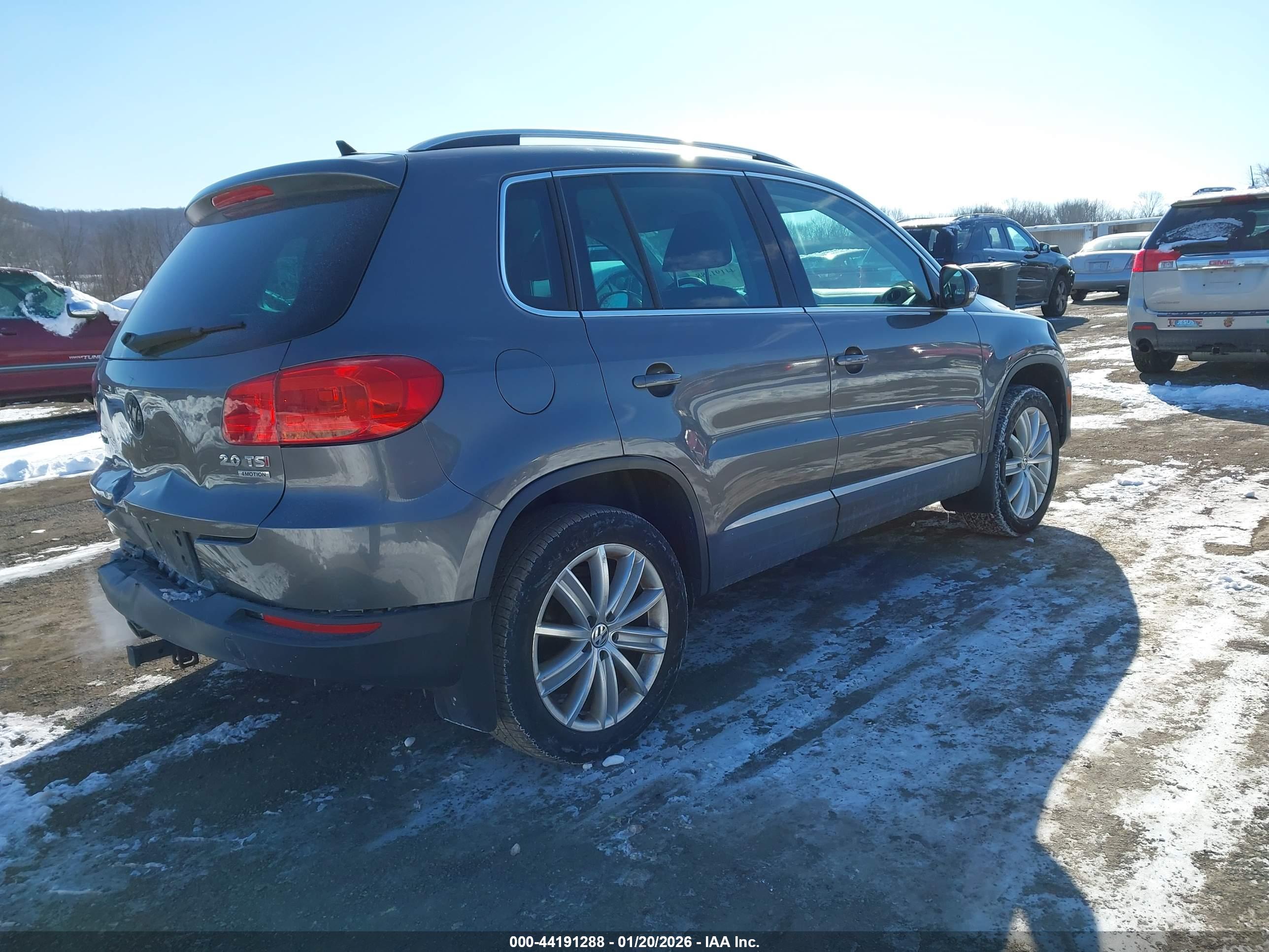 VOLKSWAGEN TIGUAN image 4