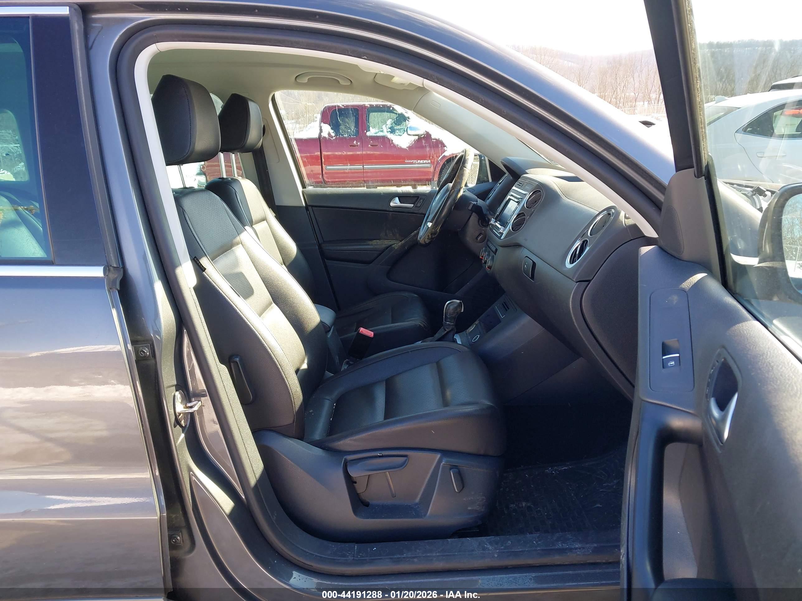 VOLKSWAGEN TIGUAN image 5