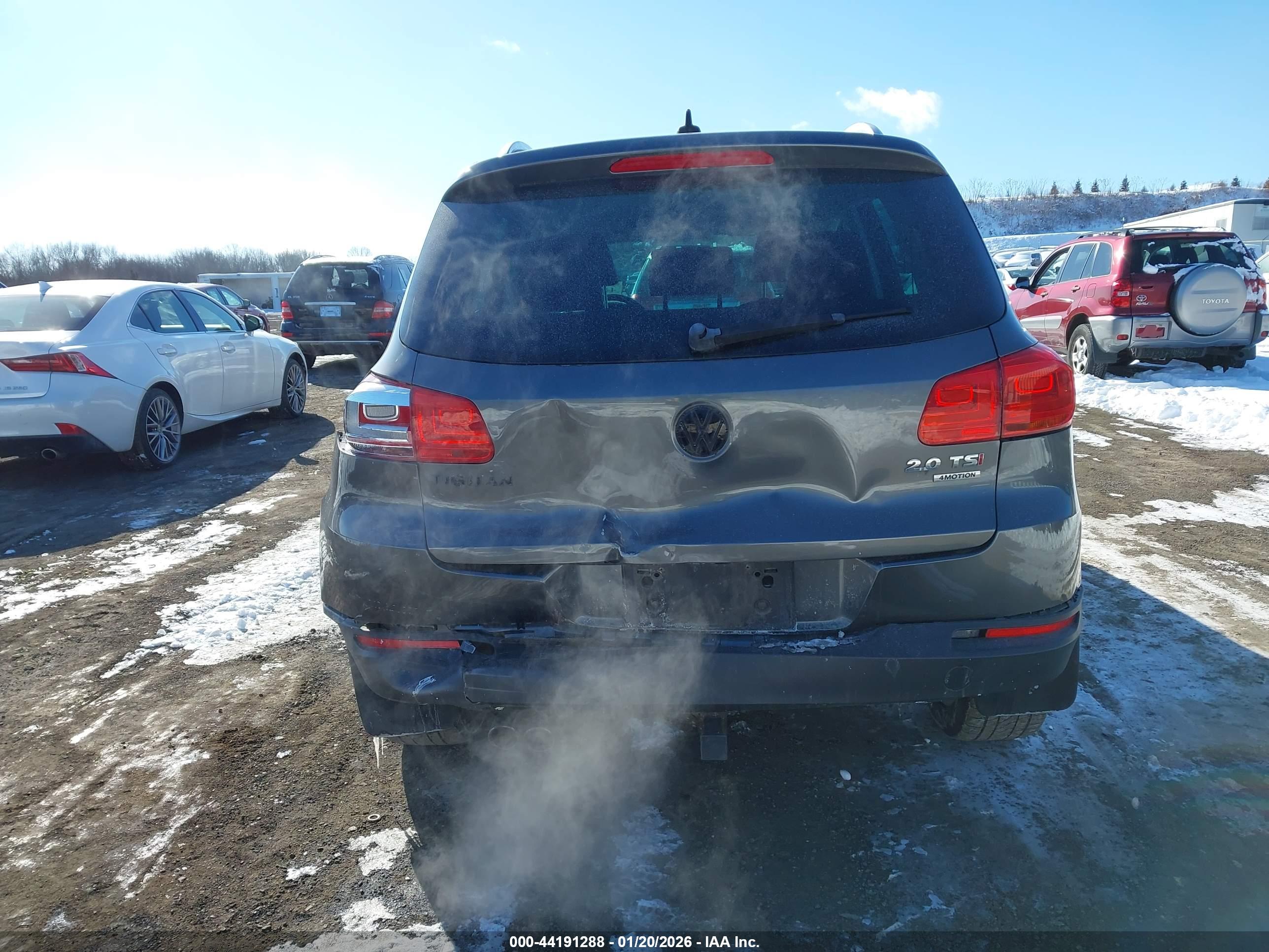 VOLKSWAGEN TIGUAN image 6