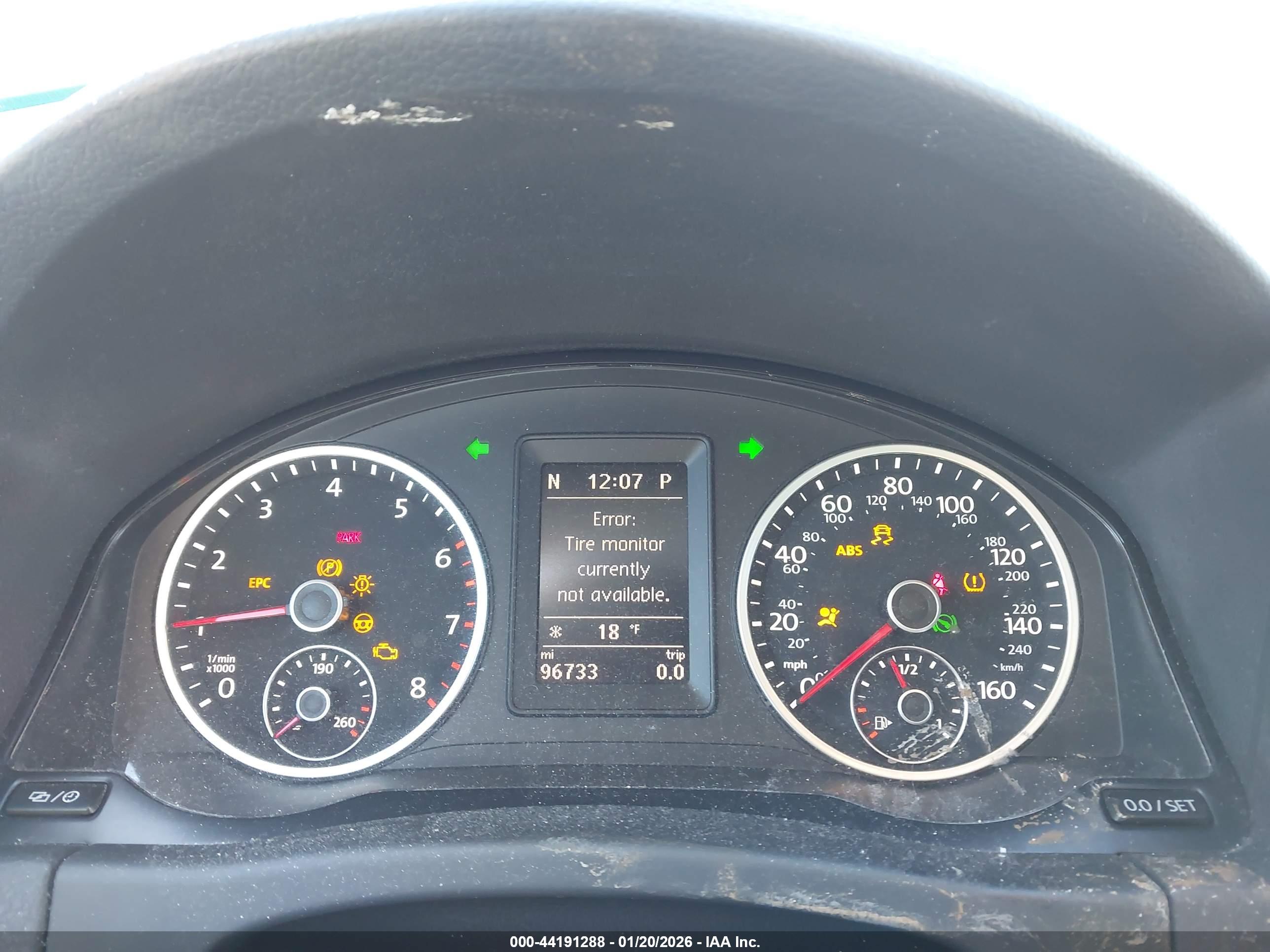 VOLKSWAGEN TIGUAN image 7