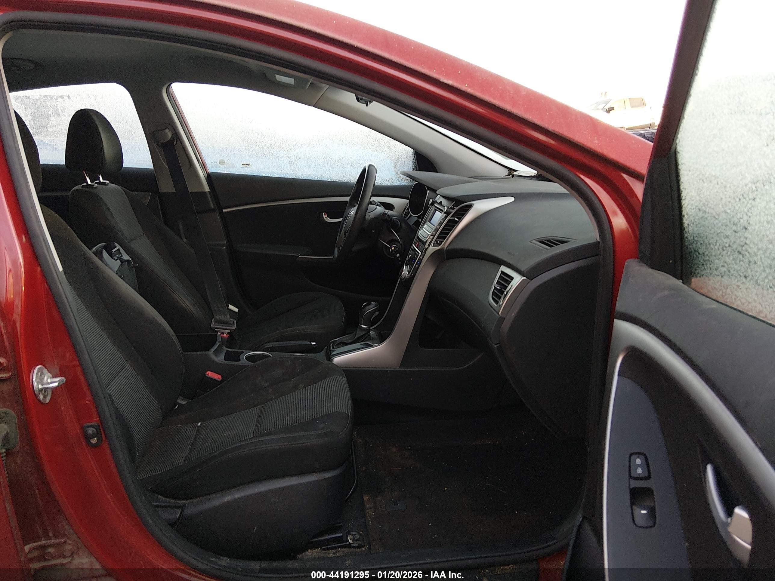 HYUNDAI ELANTRA image 5