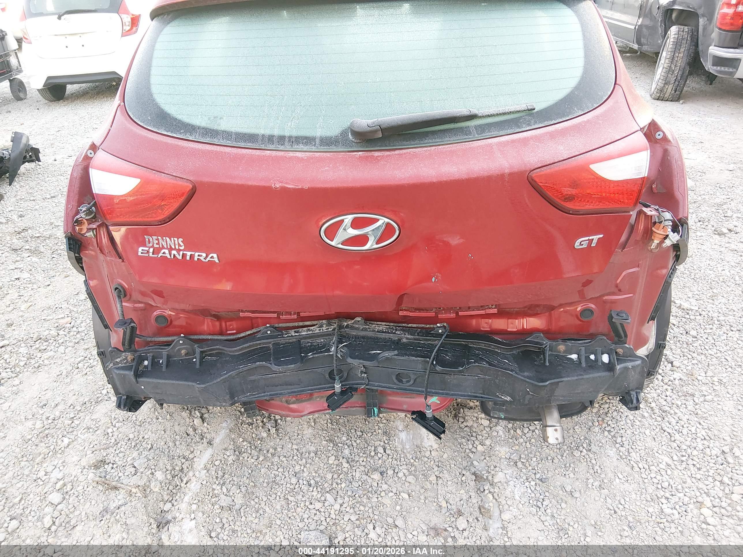 HYUNDAI ELANTRA image 6