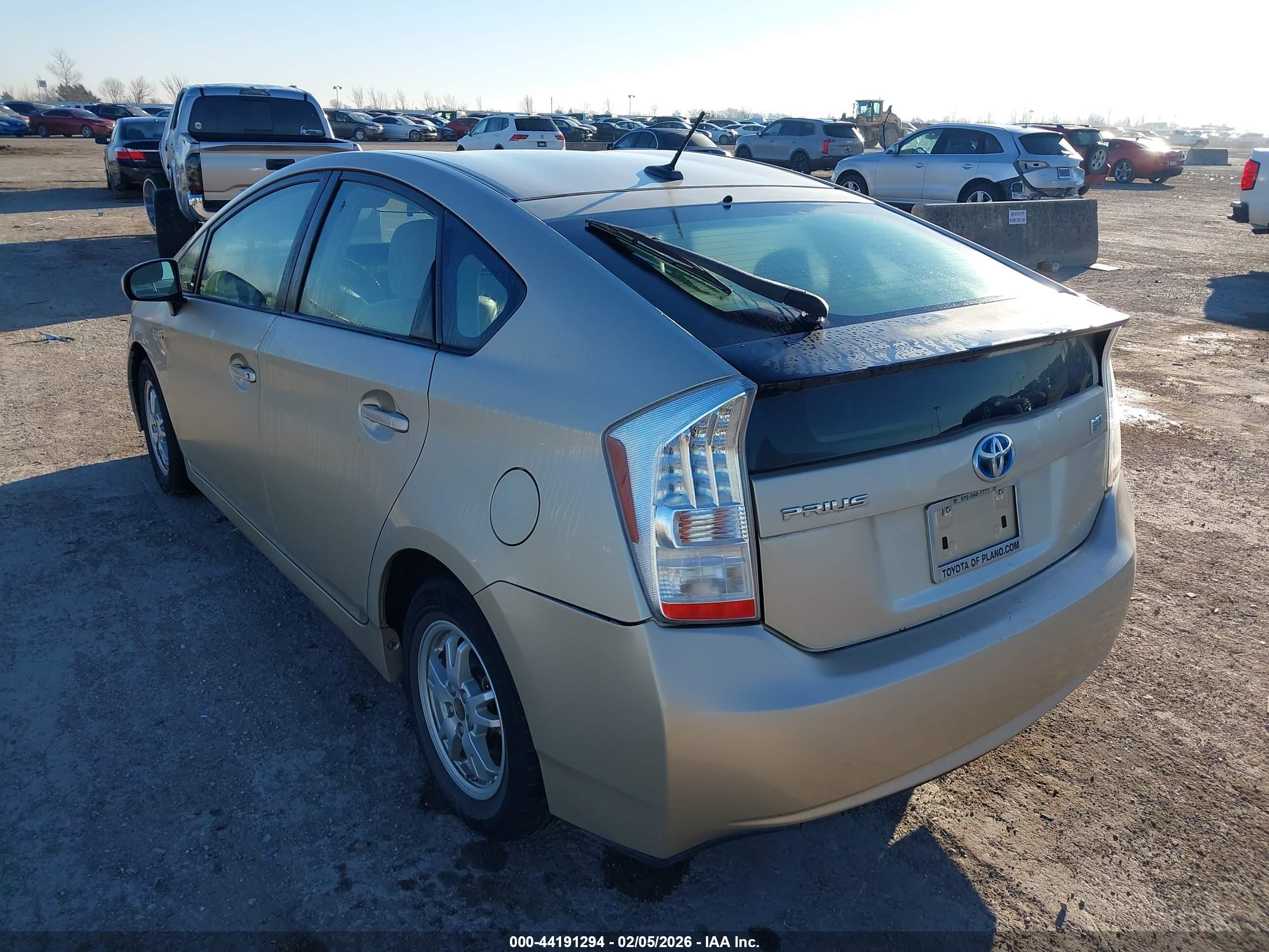 TOYOTA PRIUS image 3
