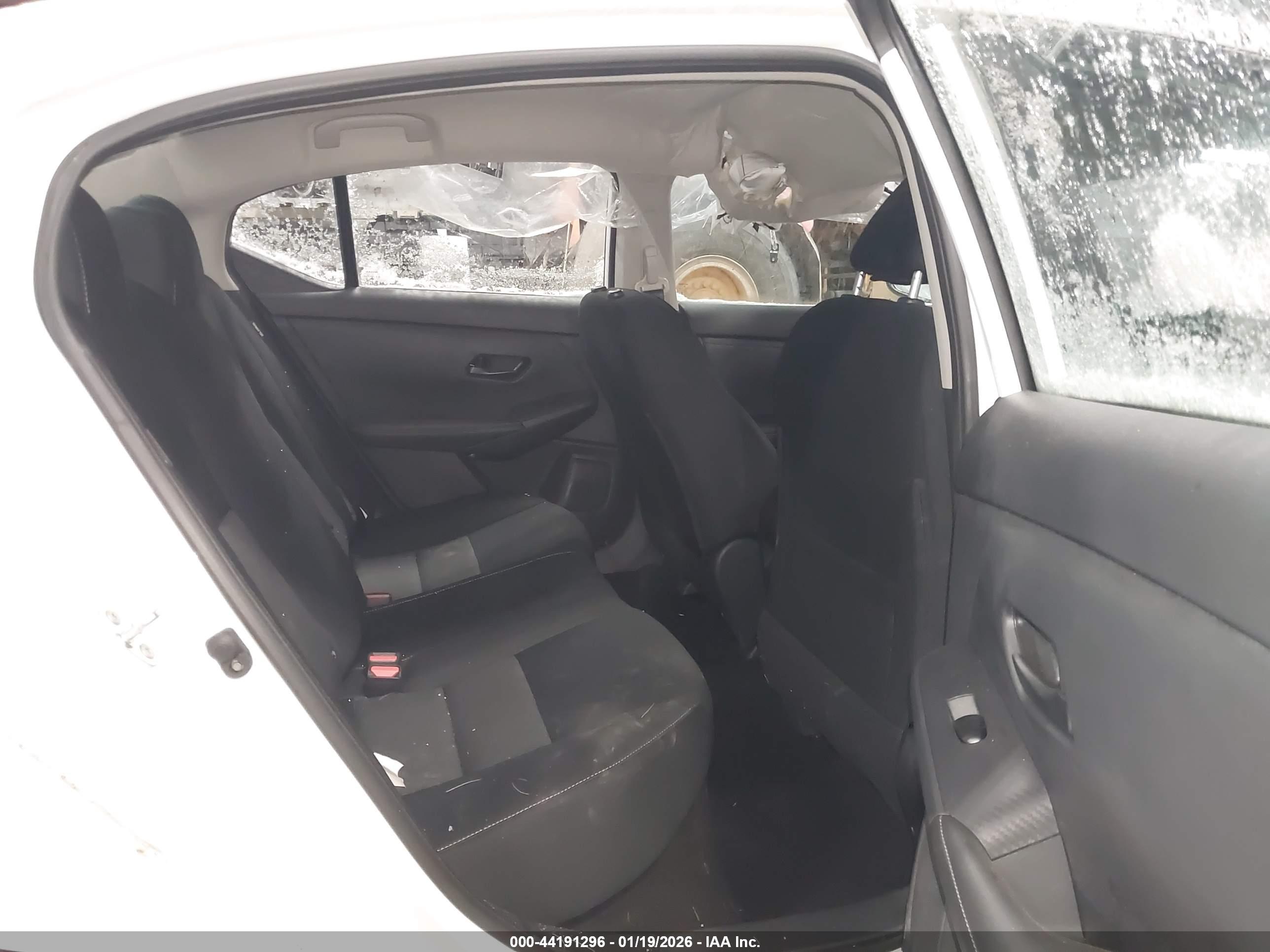 NISSAN SENTRA image 8