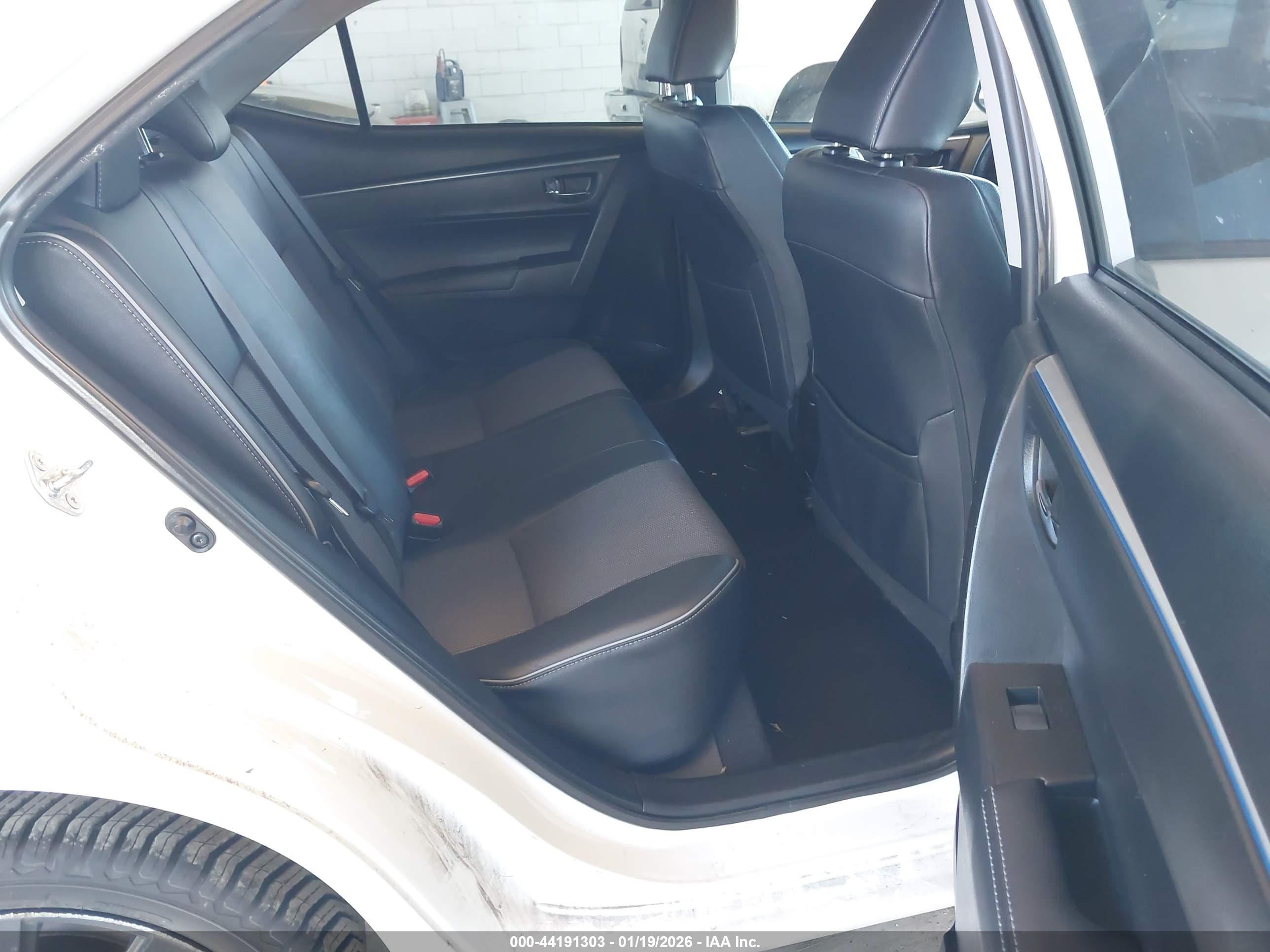 TOYOTA COROLLA image 8