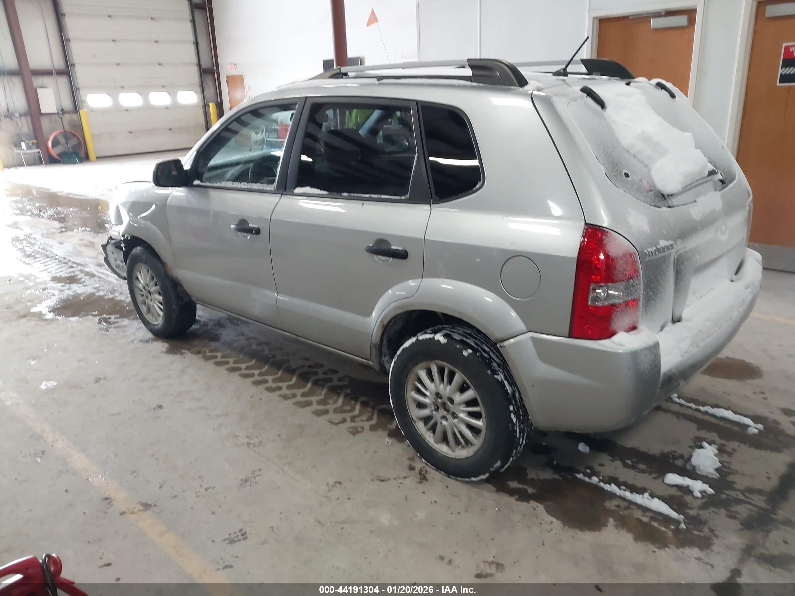 HYUNDAI TUCSON image 3