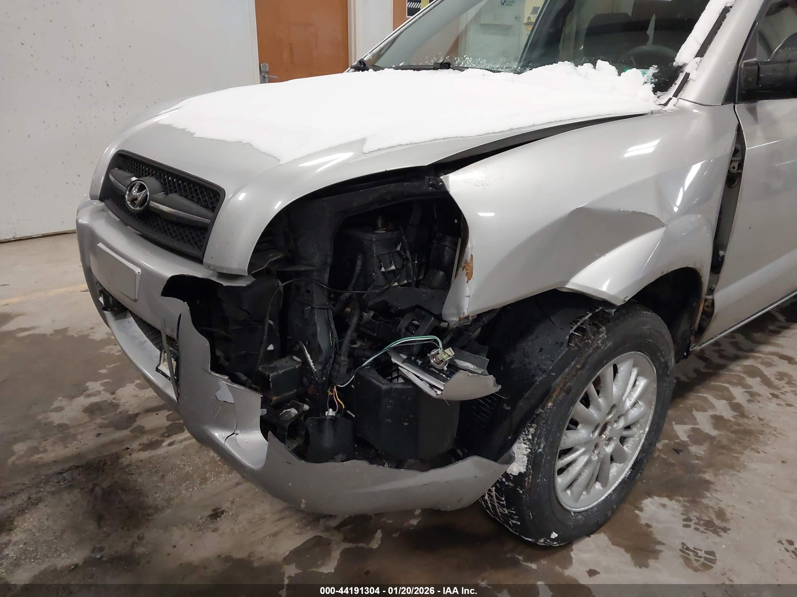 HYUNDAI TUCSON image 6