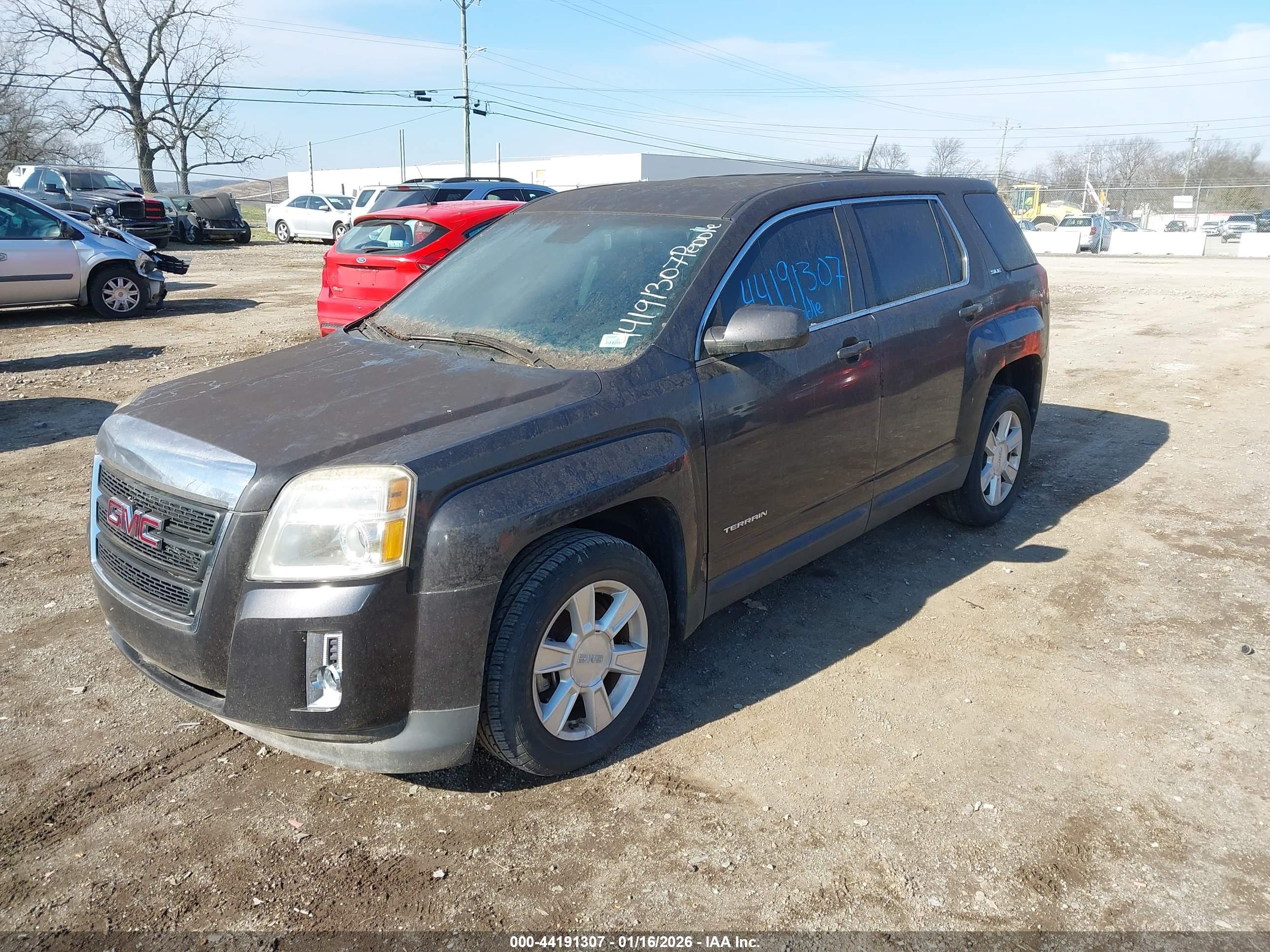 GMC TERRAIN image 2