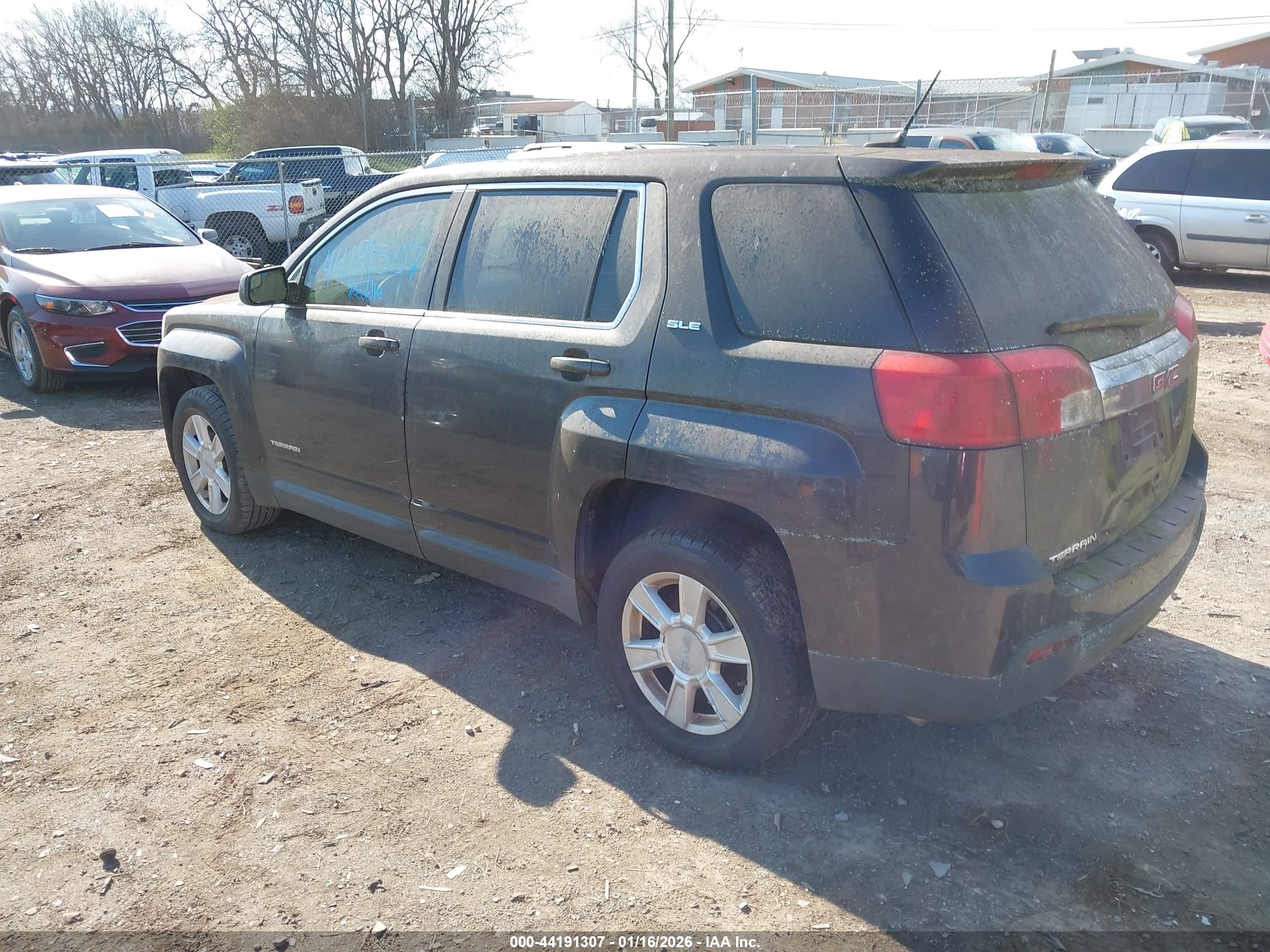 GMC TERRAIN image 3