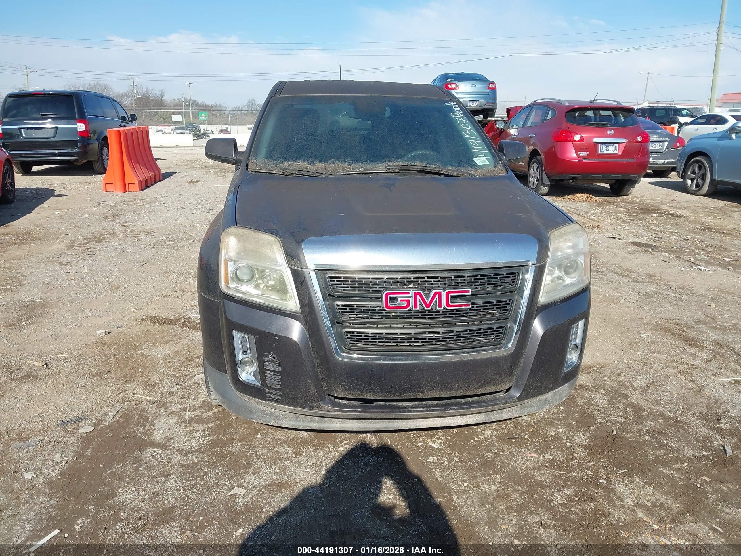 GMC TERRAIN image 6