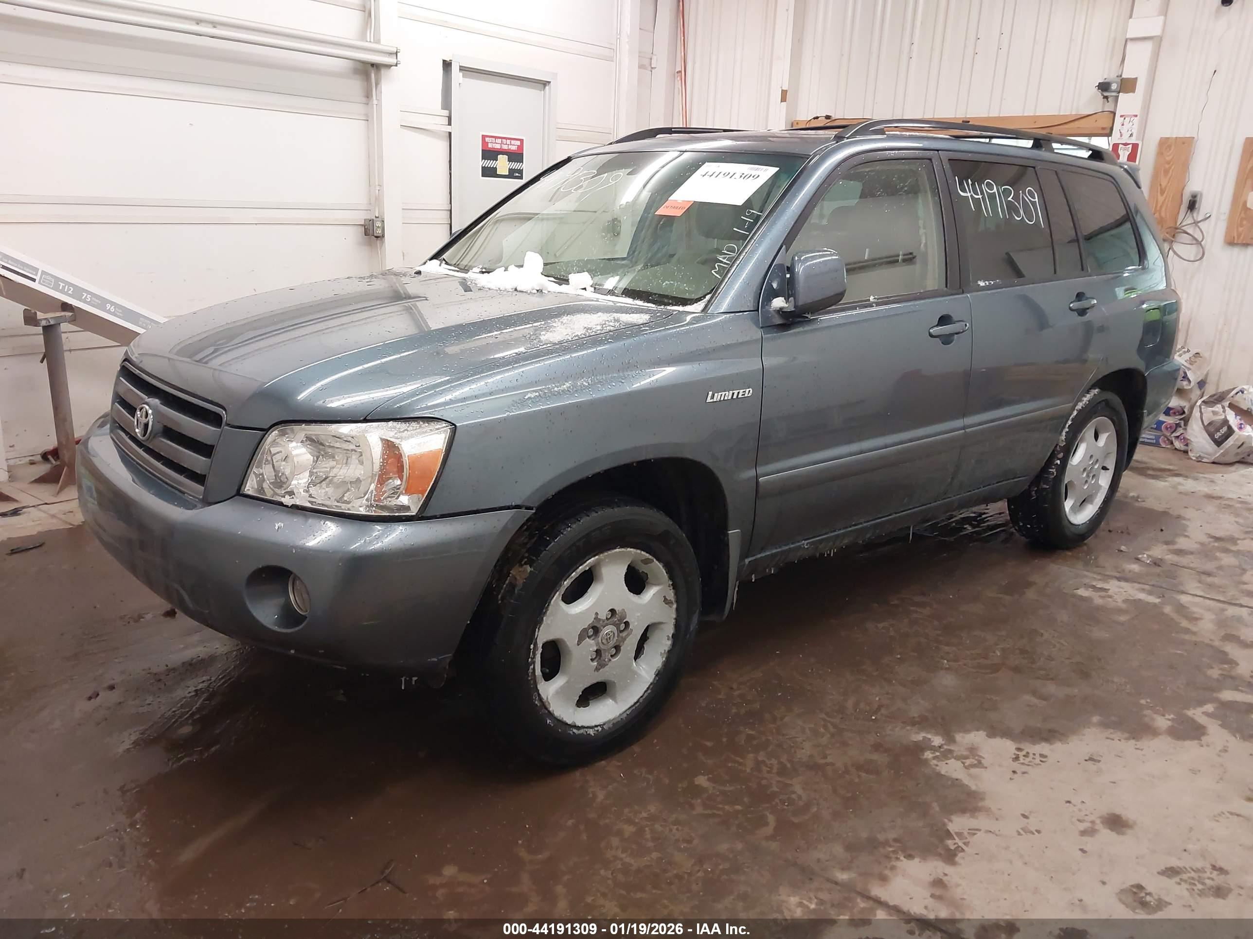 TOYOTA HIGHLANDER image 2