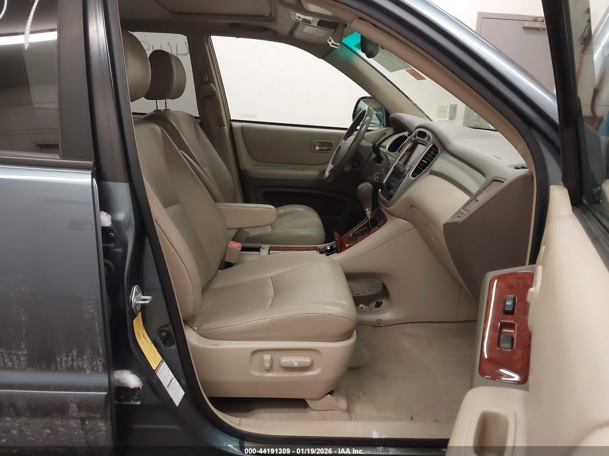 TOYOTA HIGHLANDER image 5