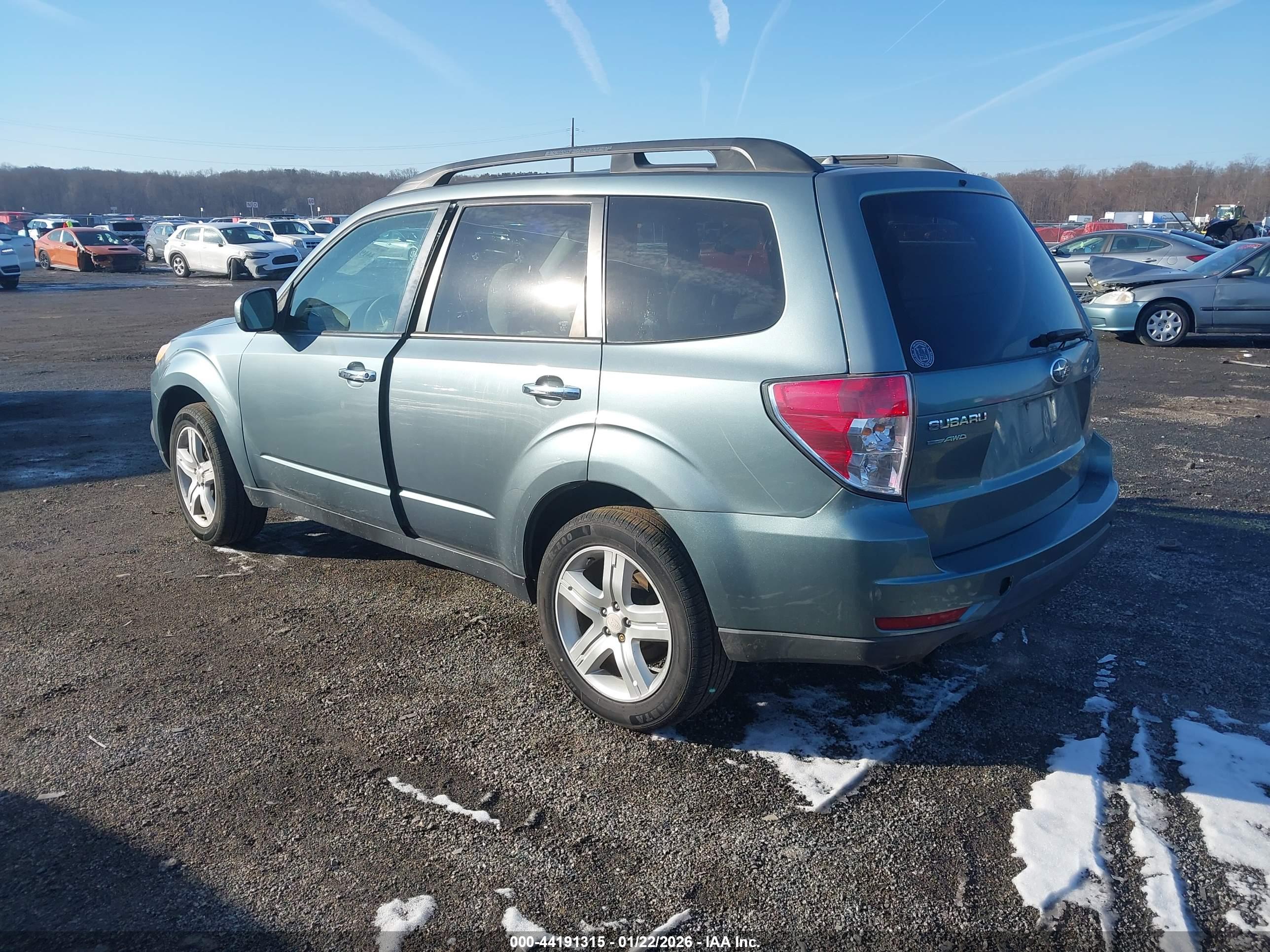SUBARU FORESTER image 3