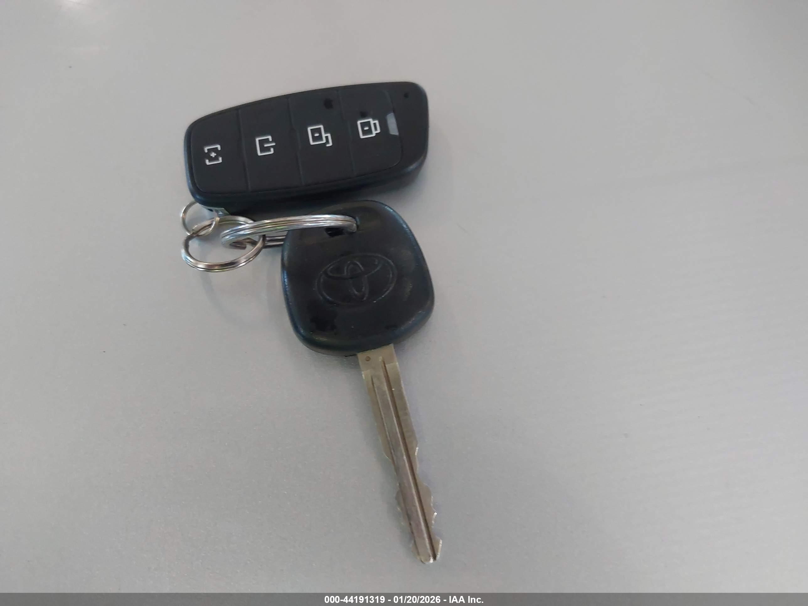 TOYOTA COROLLA image 11
