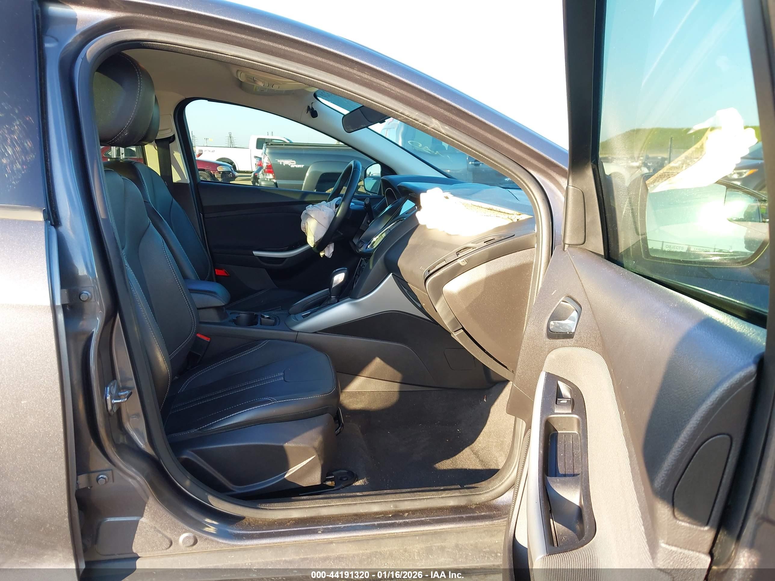 FORD FOCUS image 5