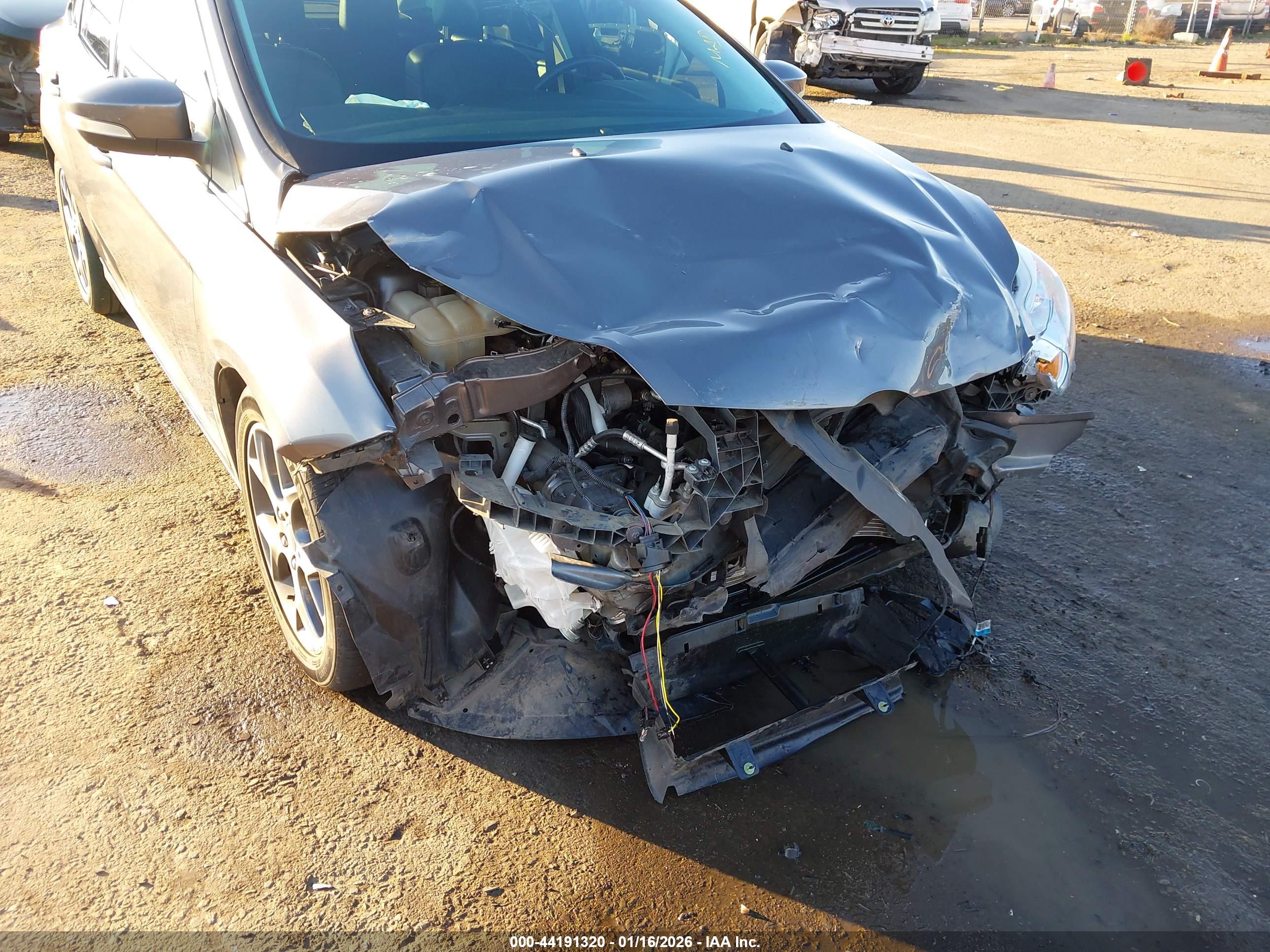 FORD FOCUS image 6