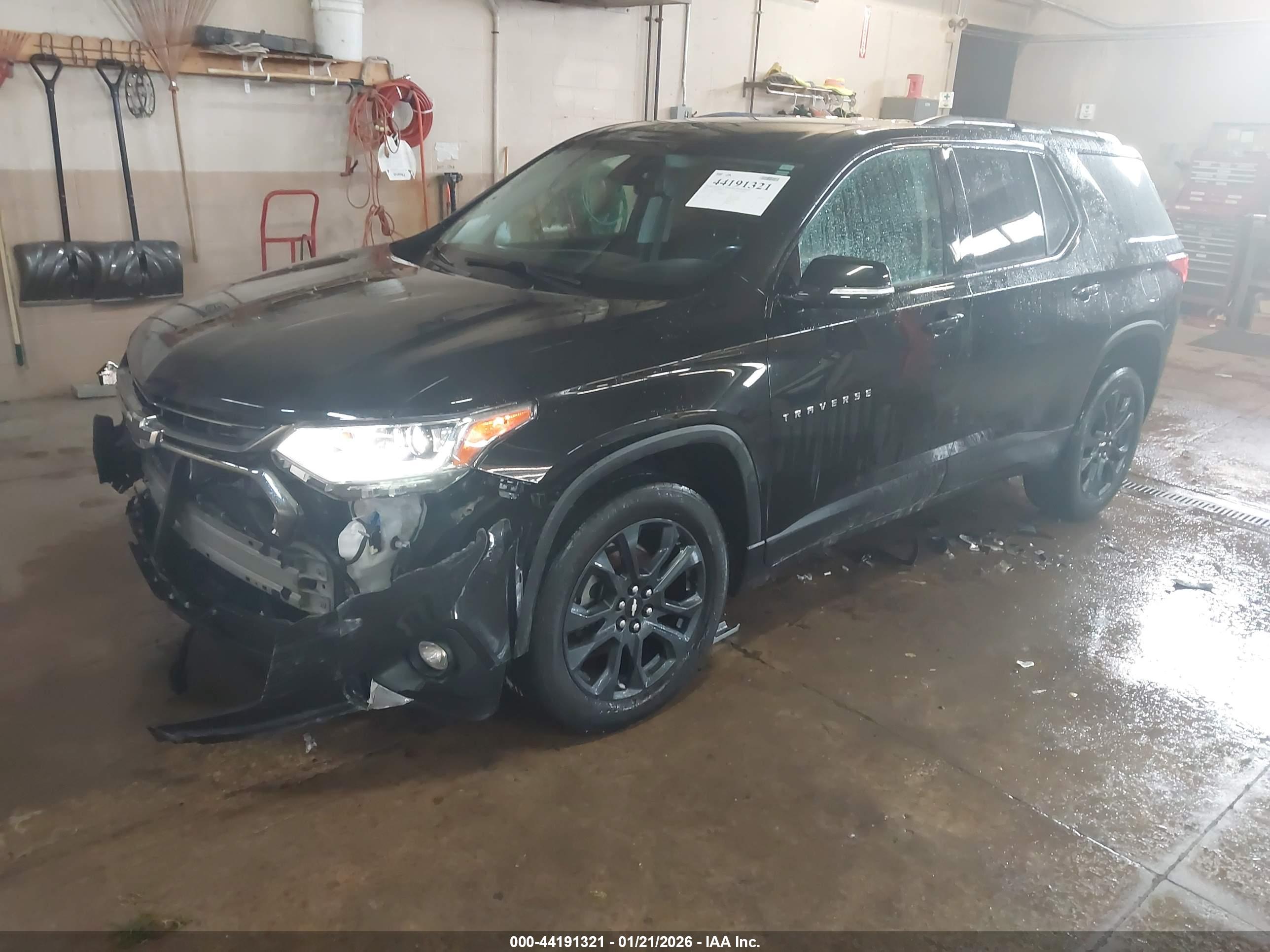 CHEVROLET TRAVERSE image 2