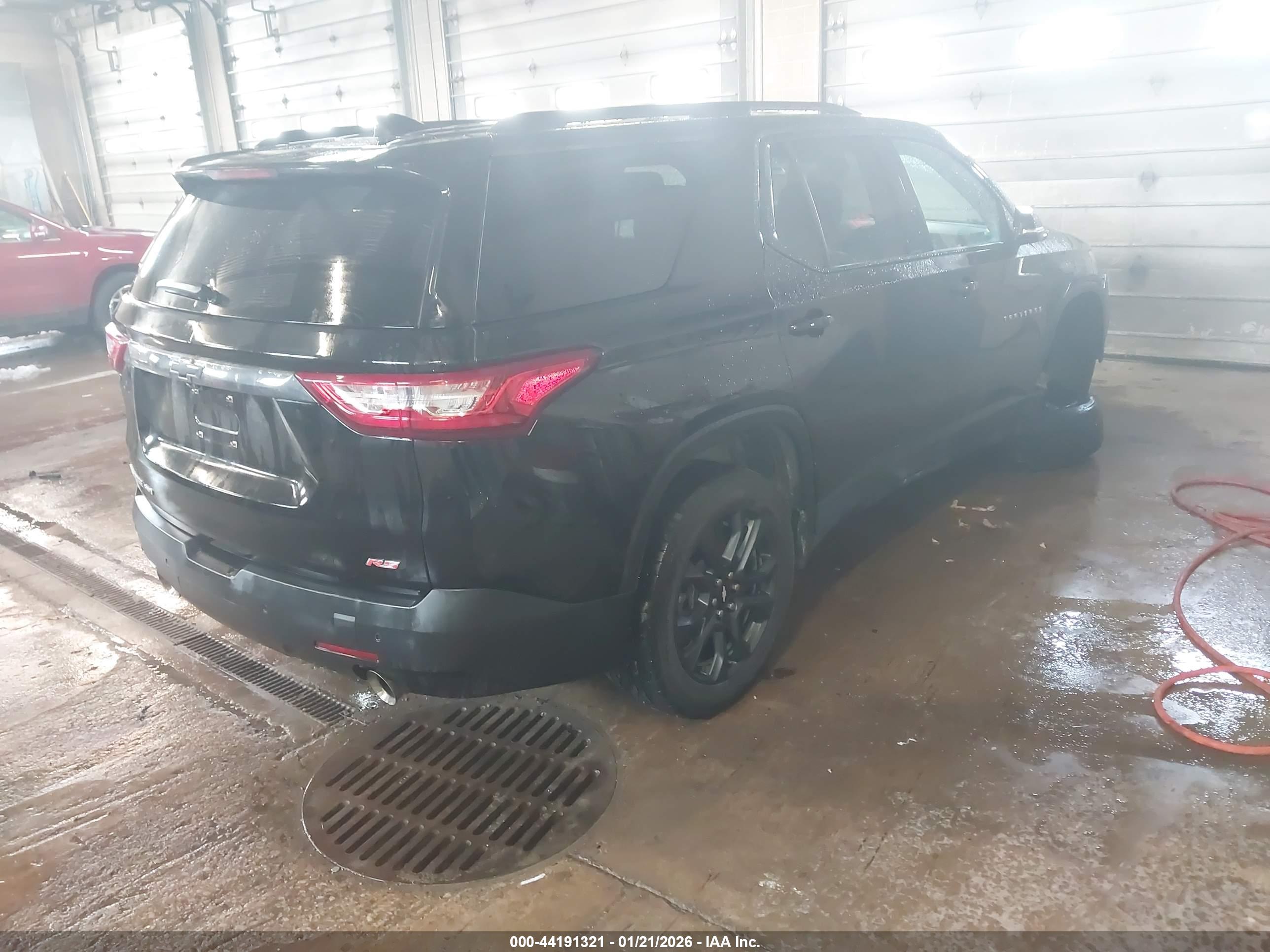 CHEVROLET TRAVERSE image 4