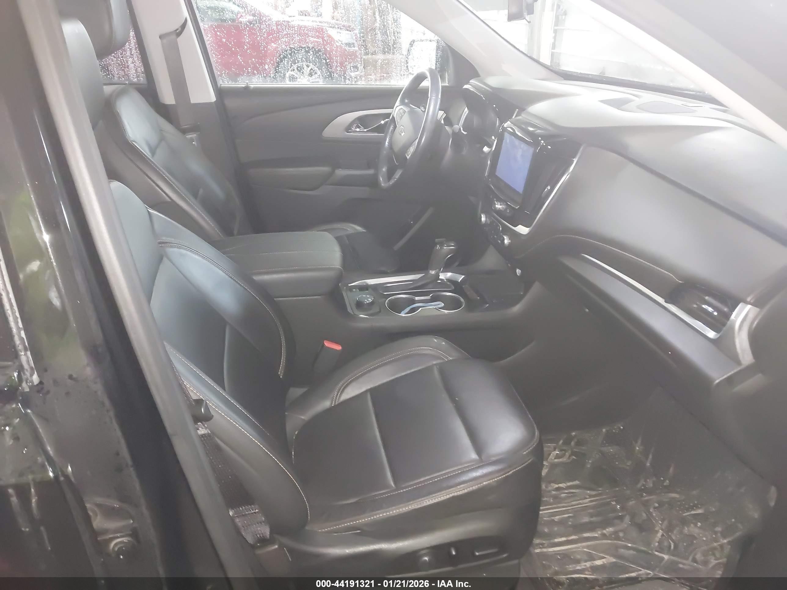 CHEVROLET TRAVERSE image 5