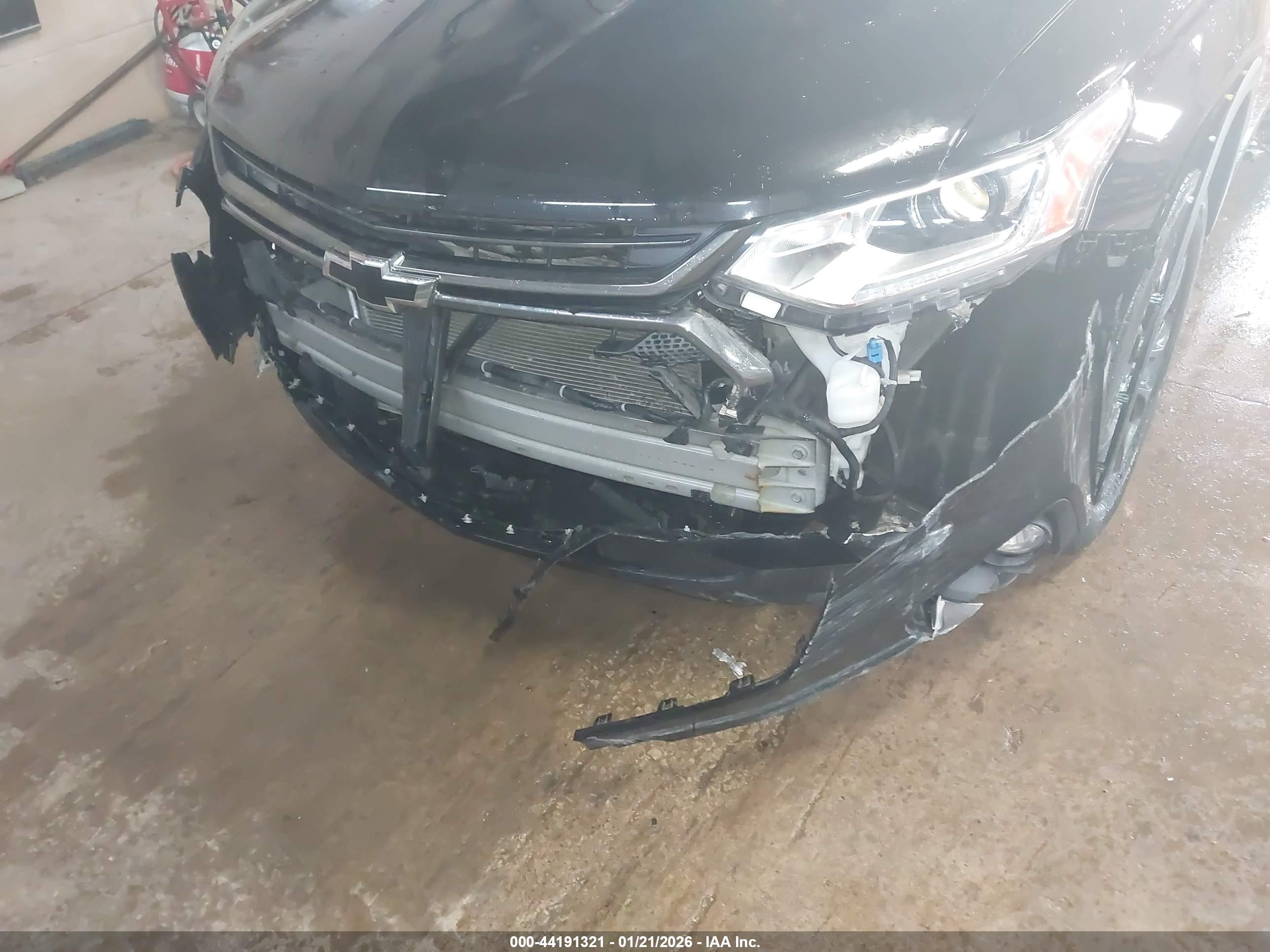 CHEVROLET TRAVERSE image 6