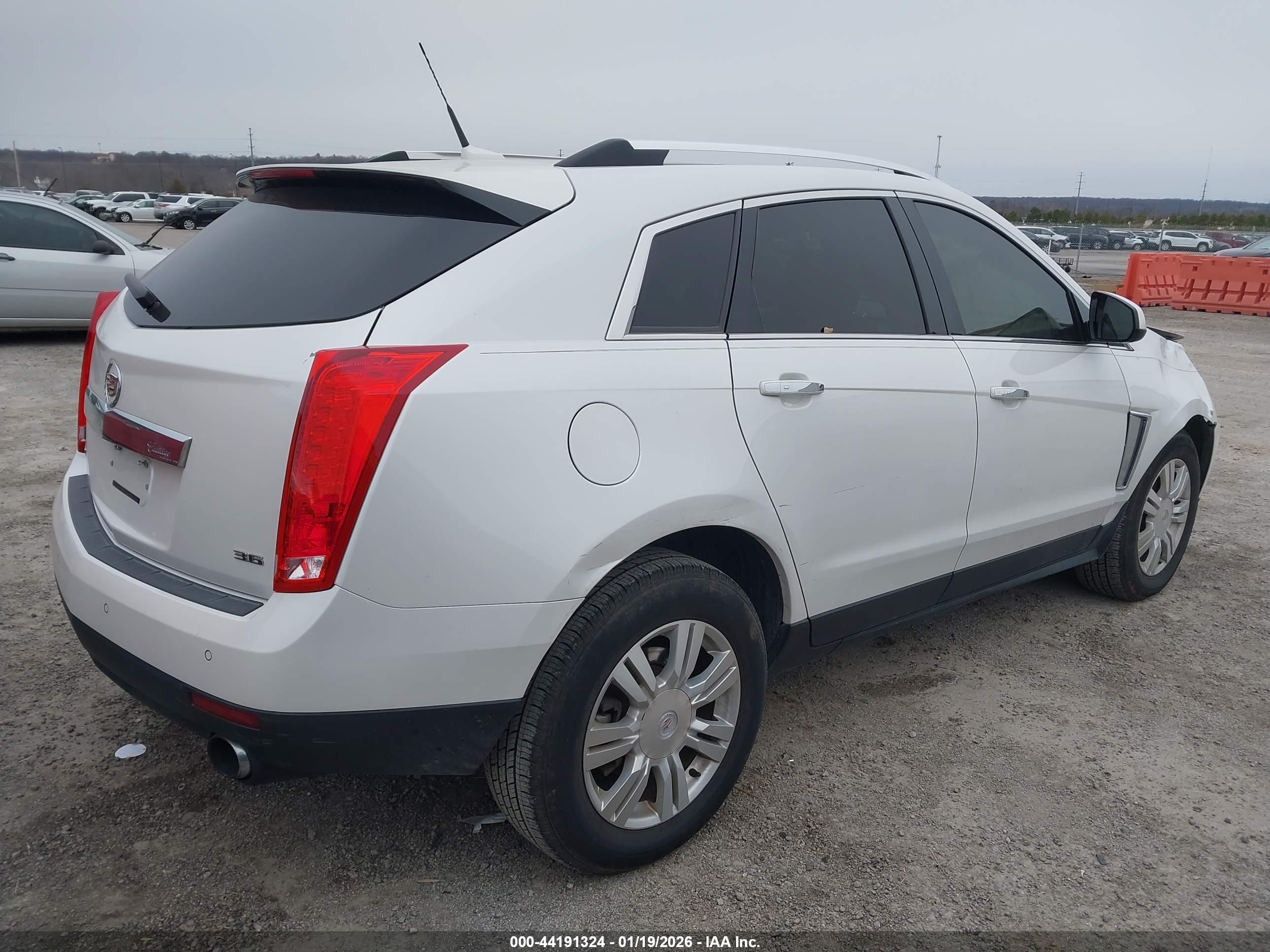 CADILLAC SRX image 4