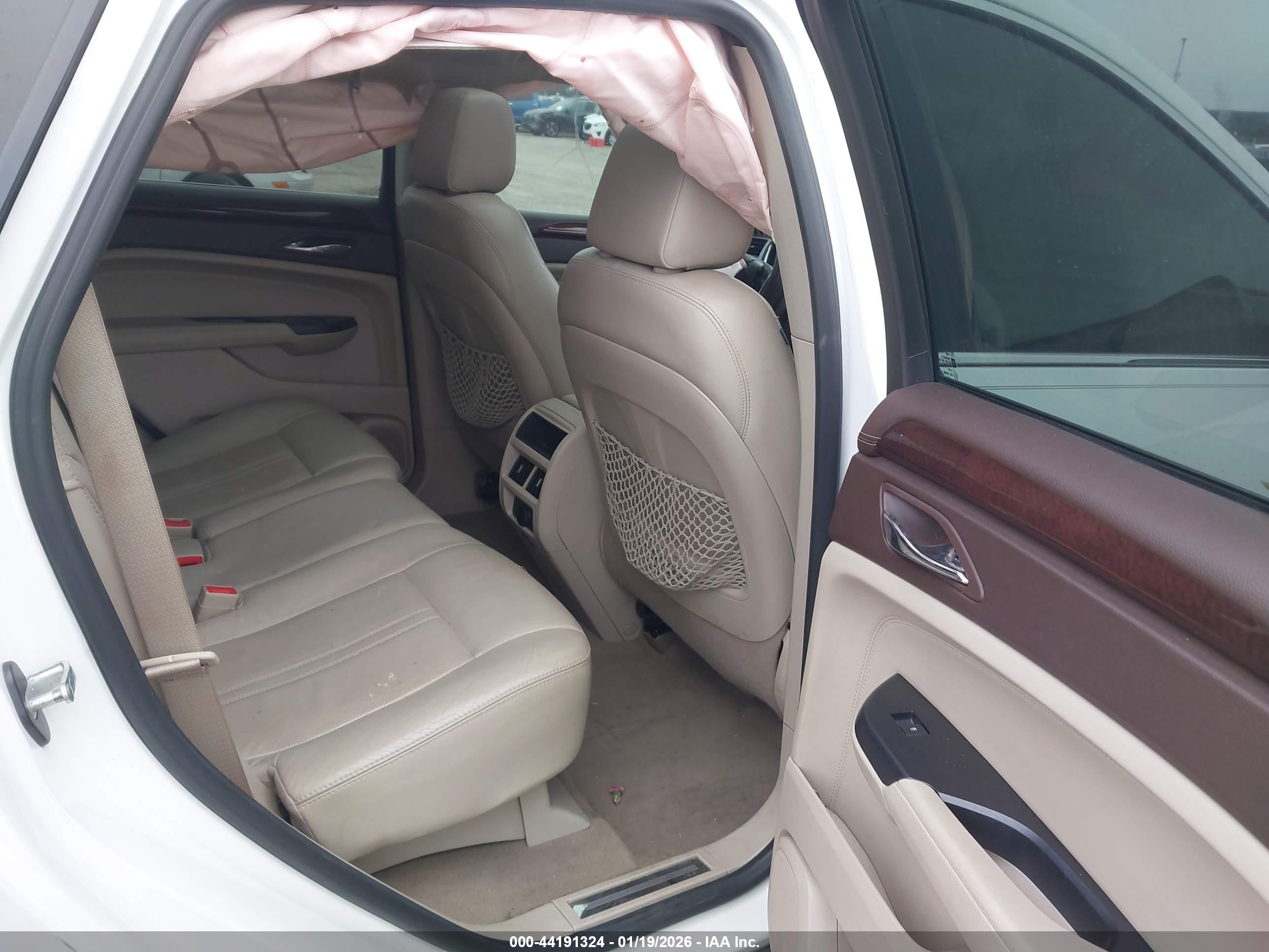CADILLAC SRX image 8