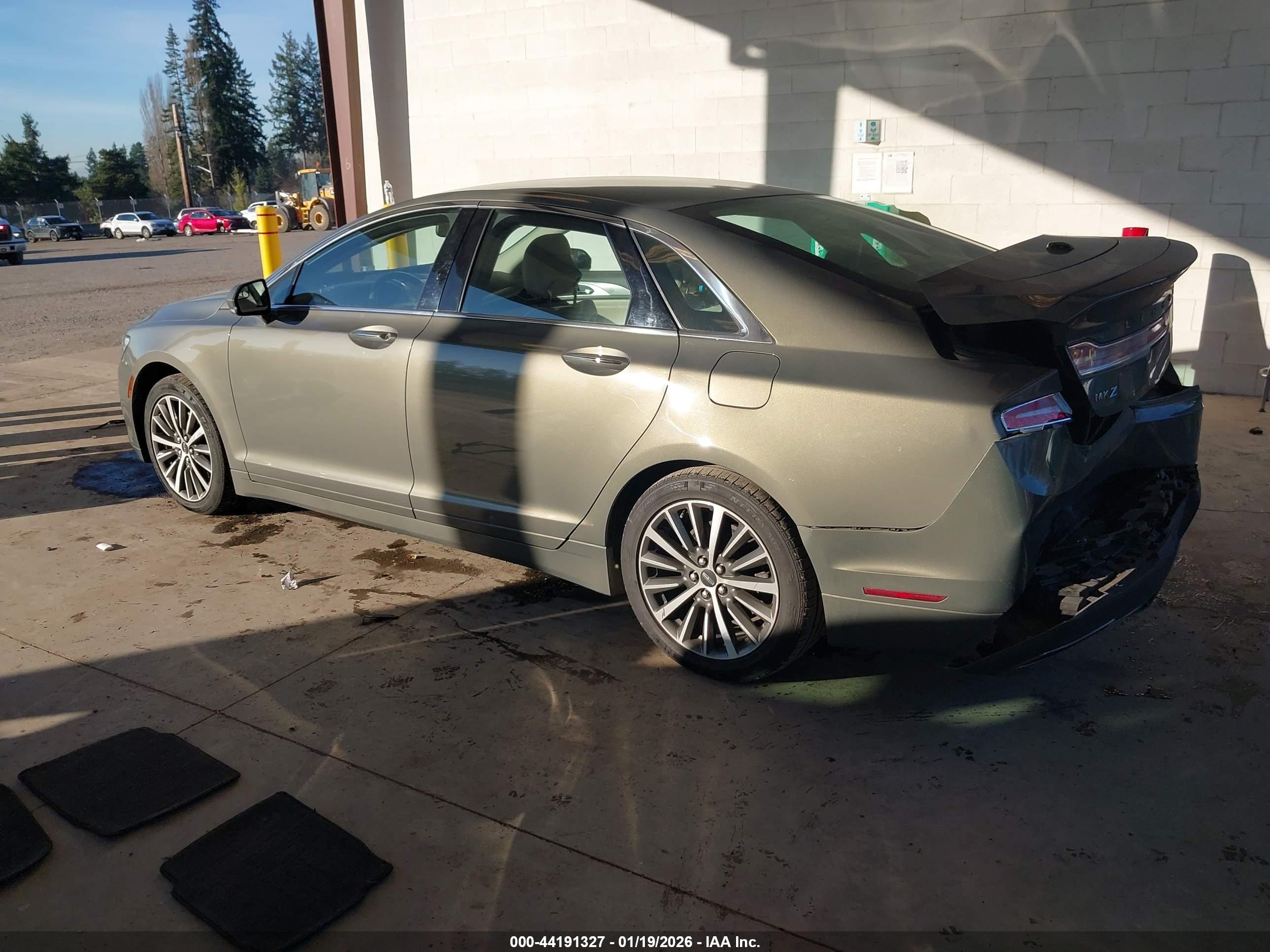 LINCOLN MKZ image 3