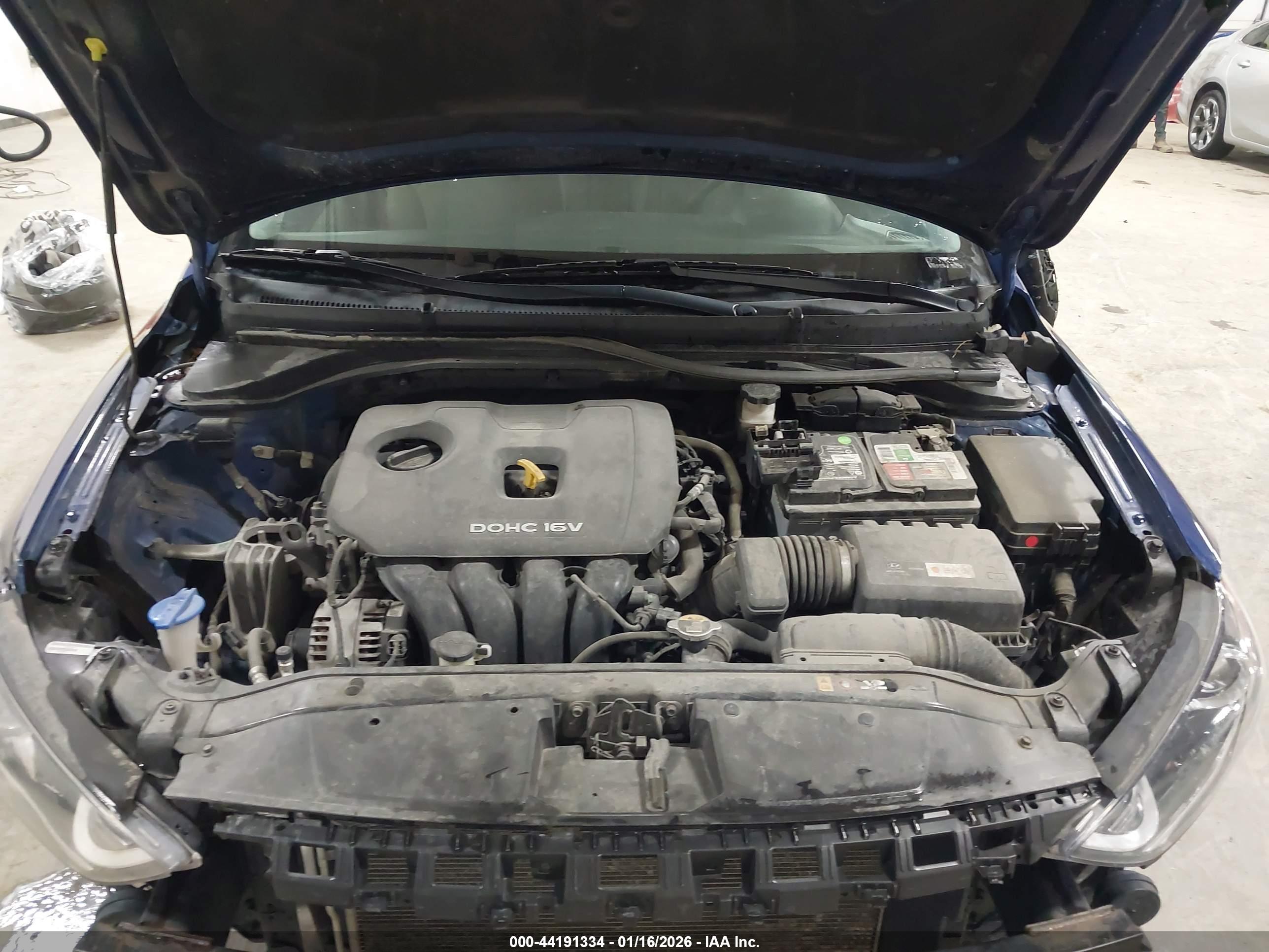 HYUNDAI ELANTRA image 10