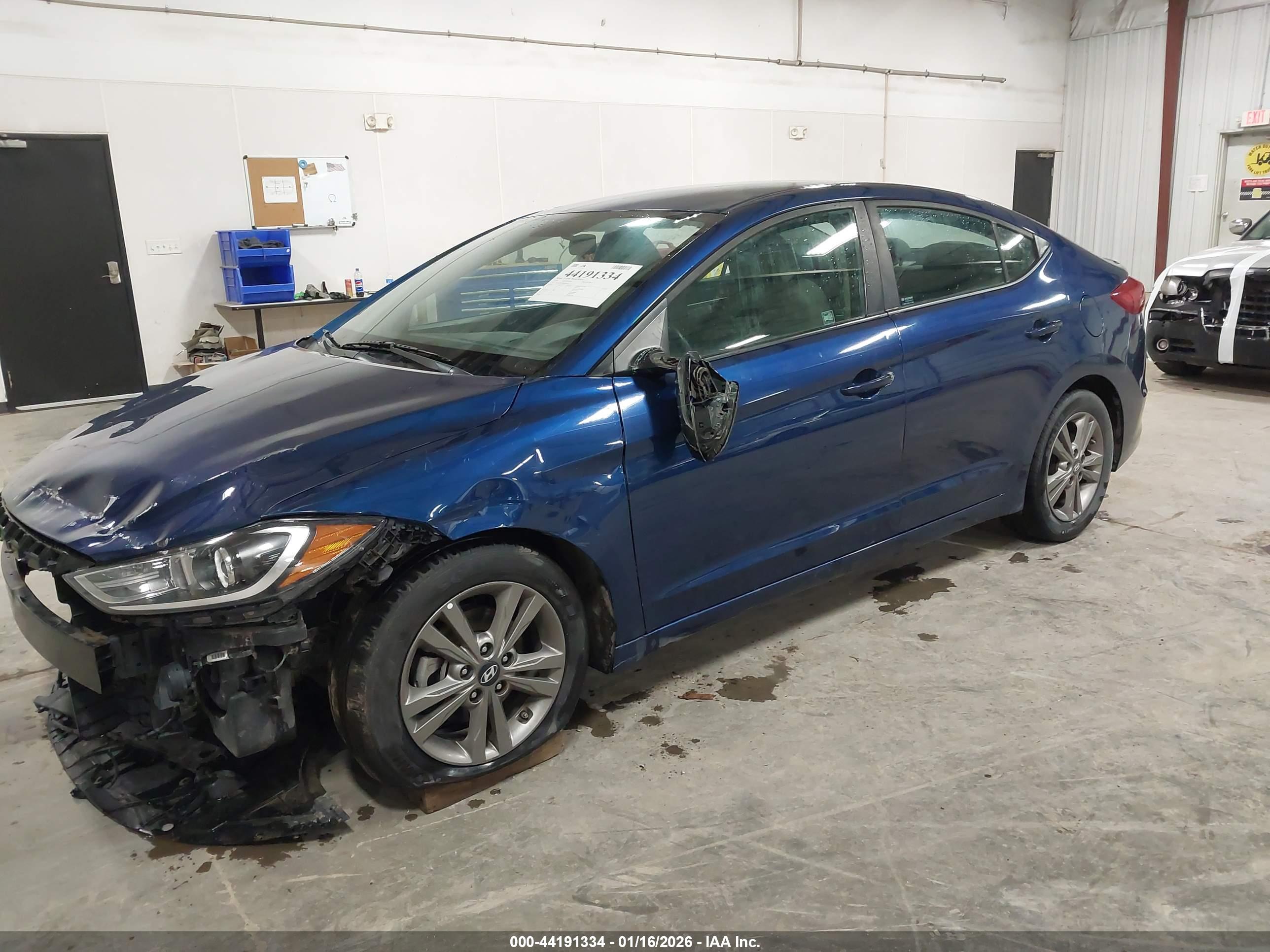 HYUNDAI ELANTRA image 2