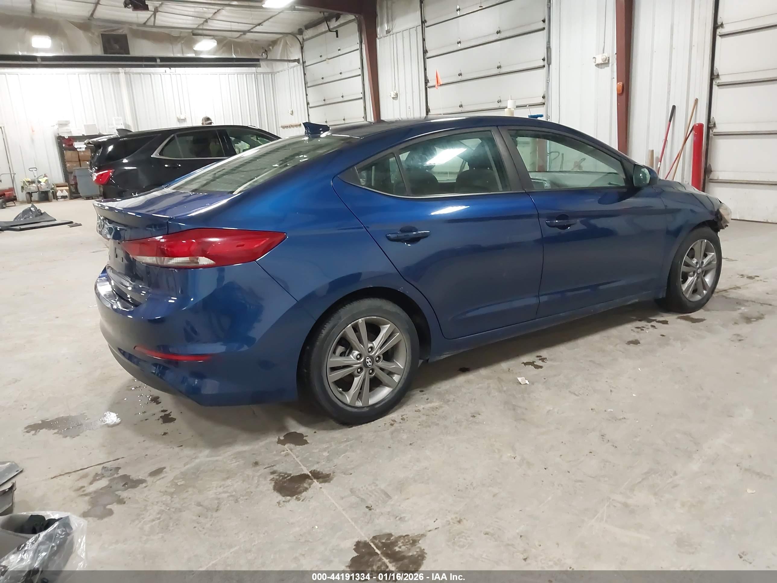 HYUNDAI ELANTRA image 4