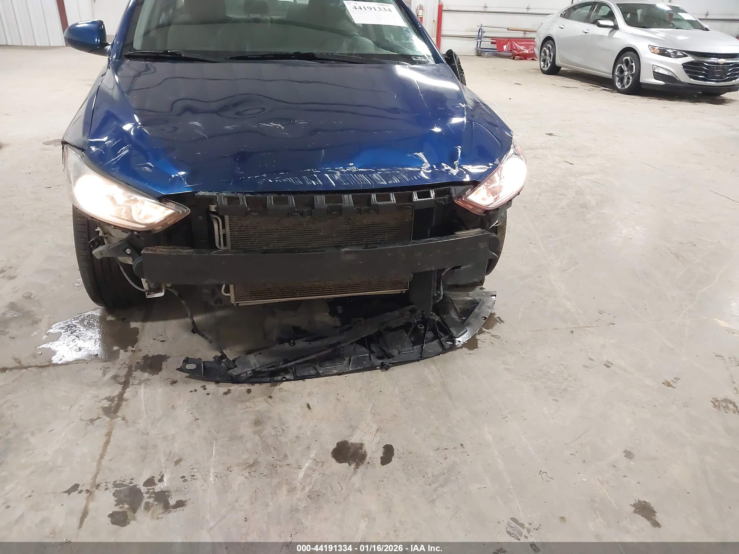 HYUNDAI ELANTRA image 6