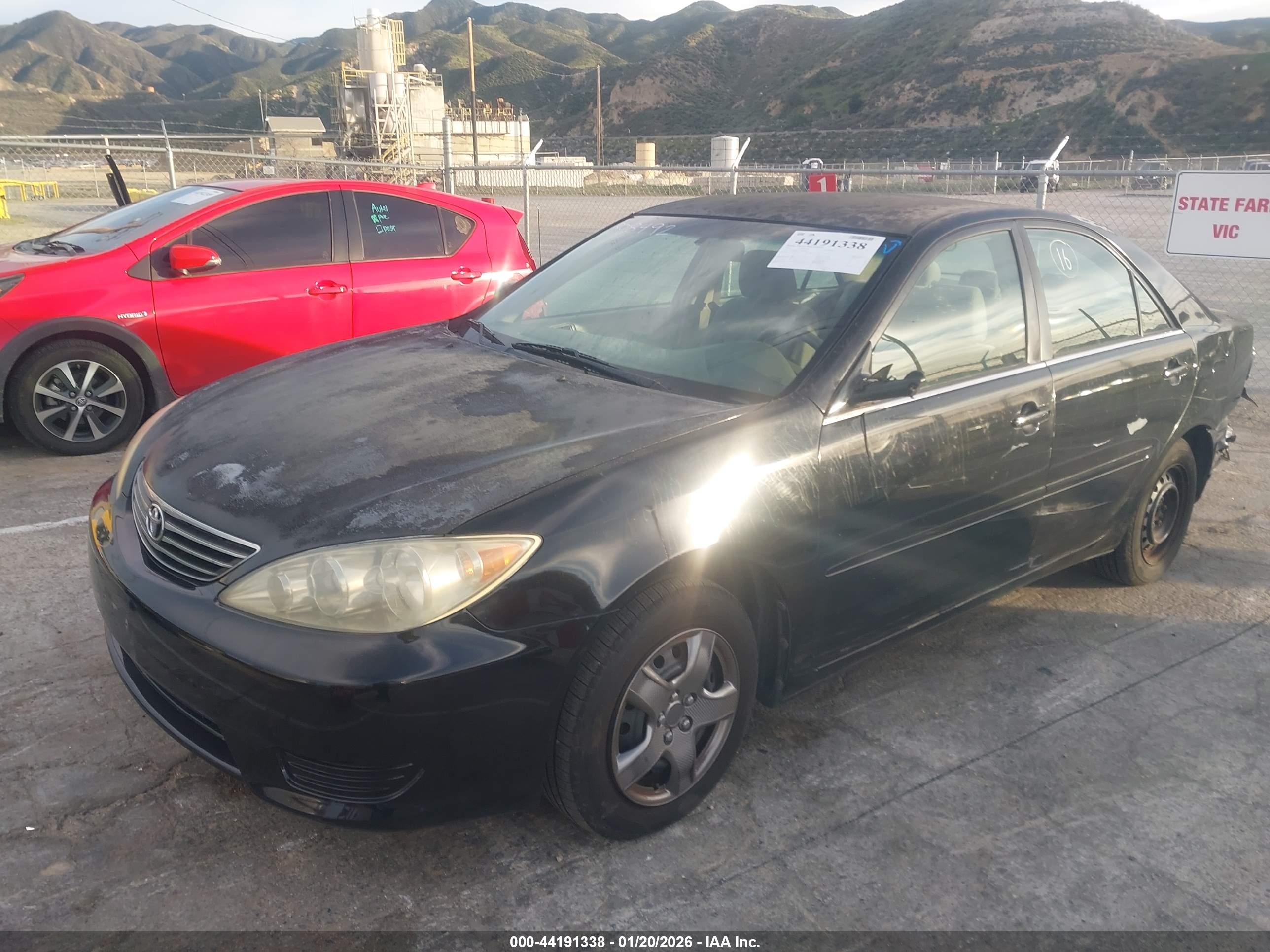TOYOTA CAMRY image 2