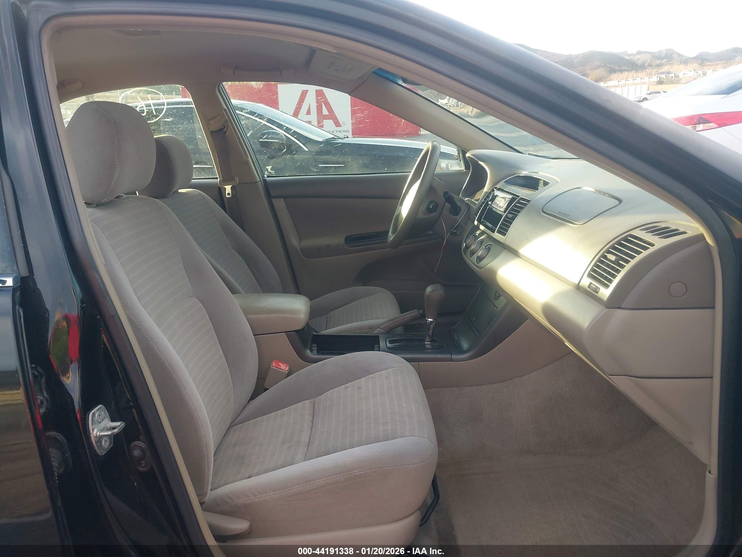 TOYOTA CAMRY image 5