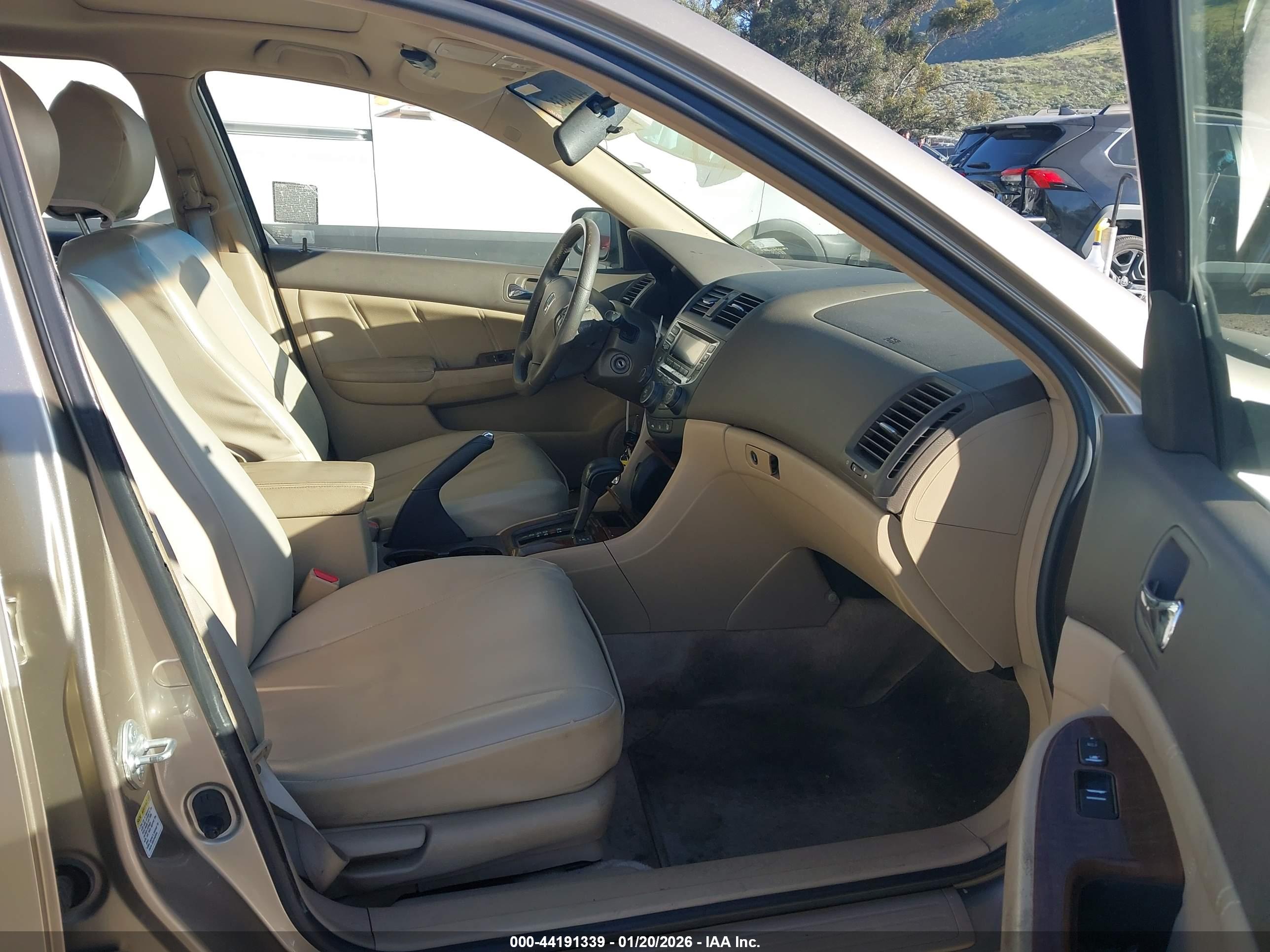 HONDA ACCORD image 5