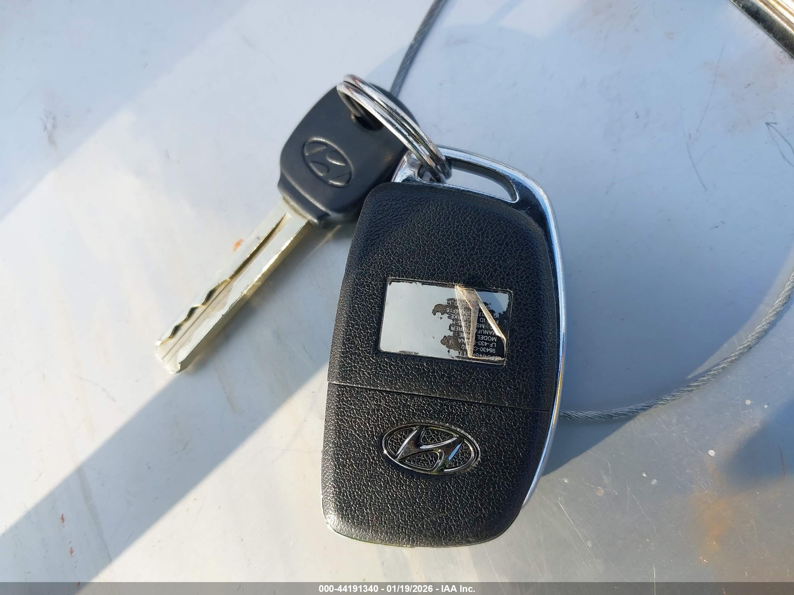 HYUNDAI SONATA image 11
