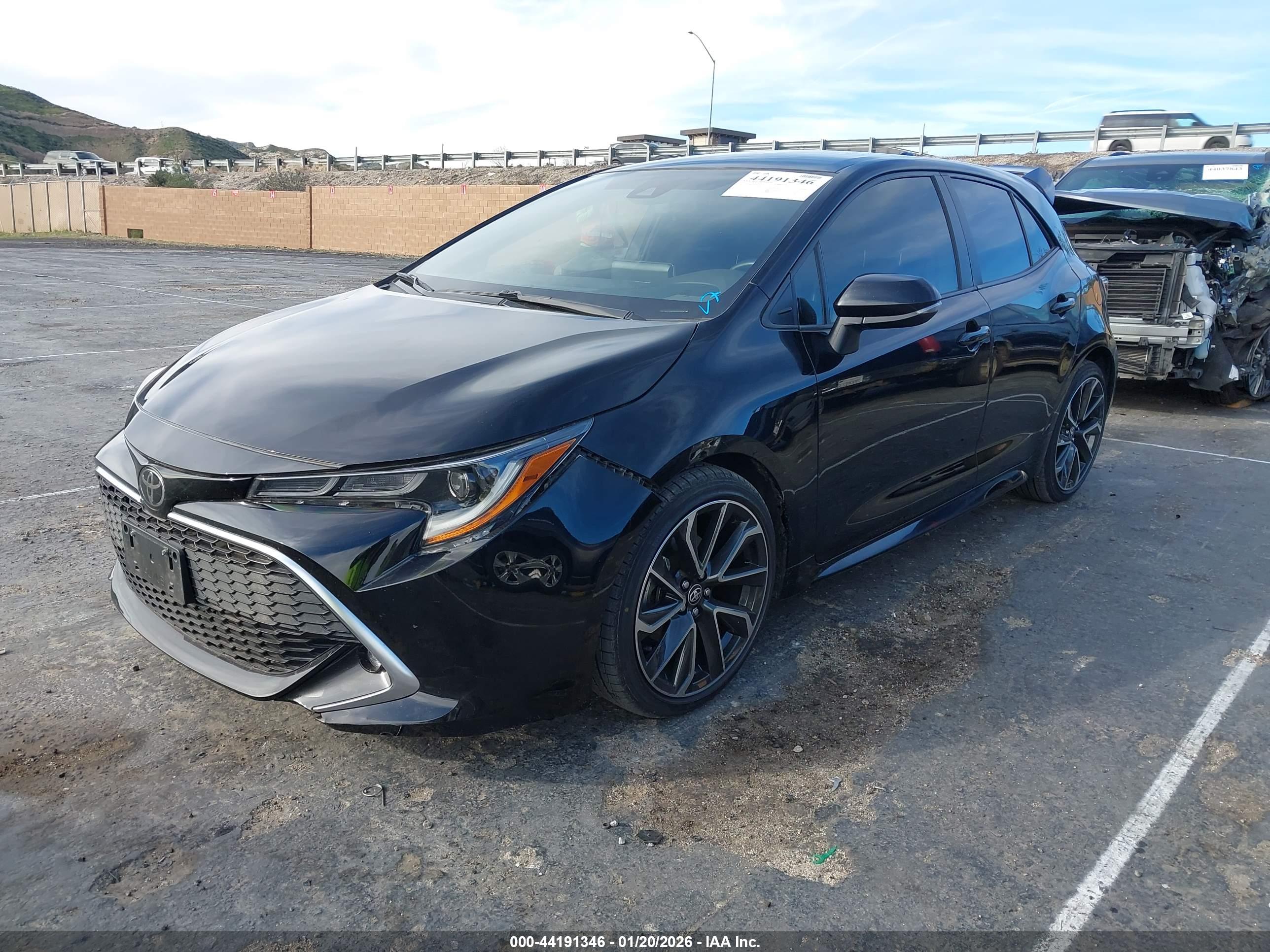 TOYOTA COROLLA image 2