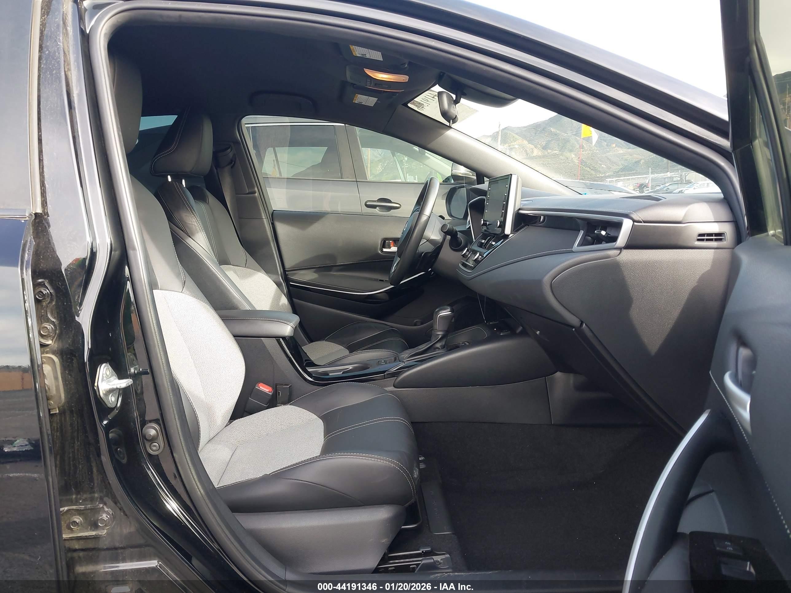 TOYOTA COROLLA image 5
