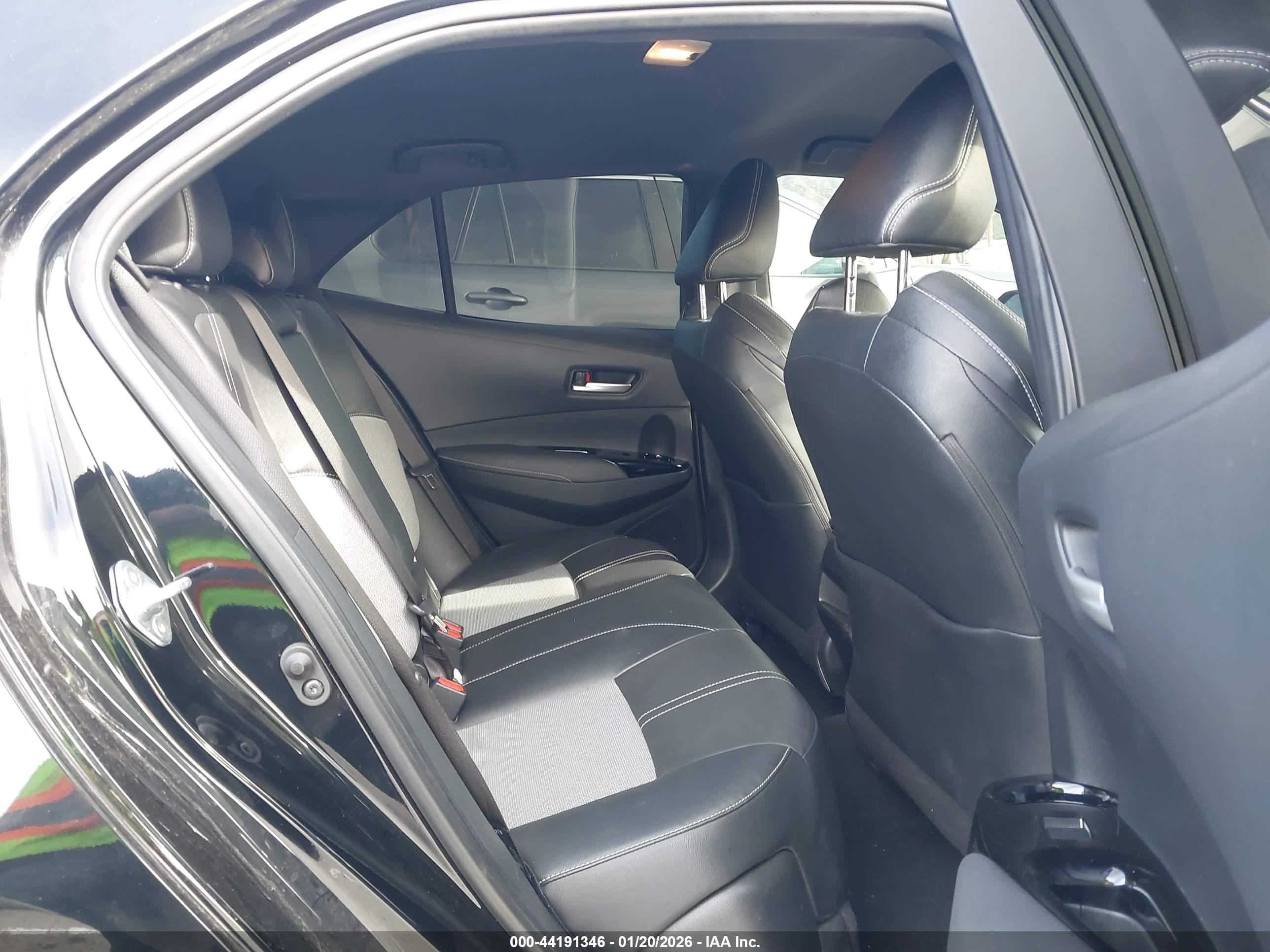 TOYOTA COROLLA image 8