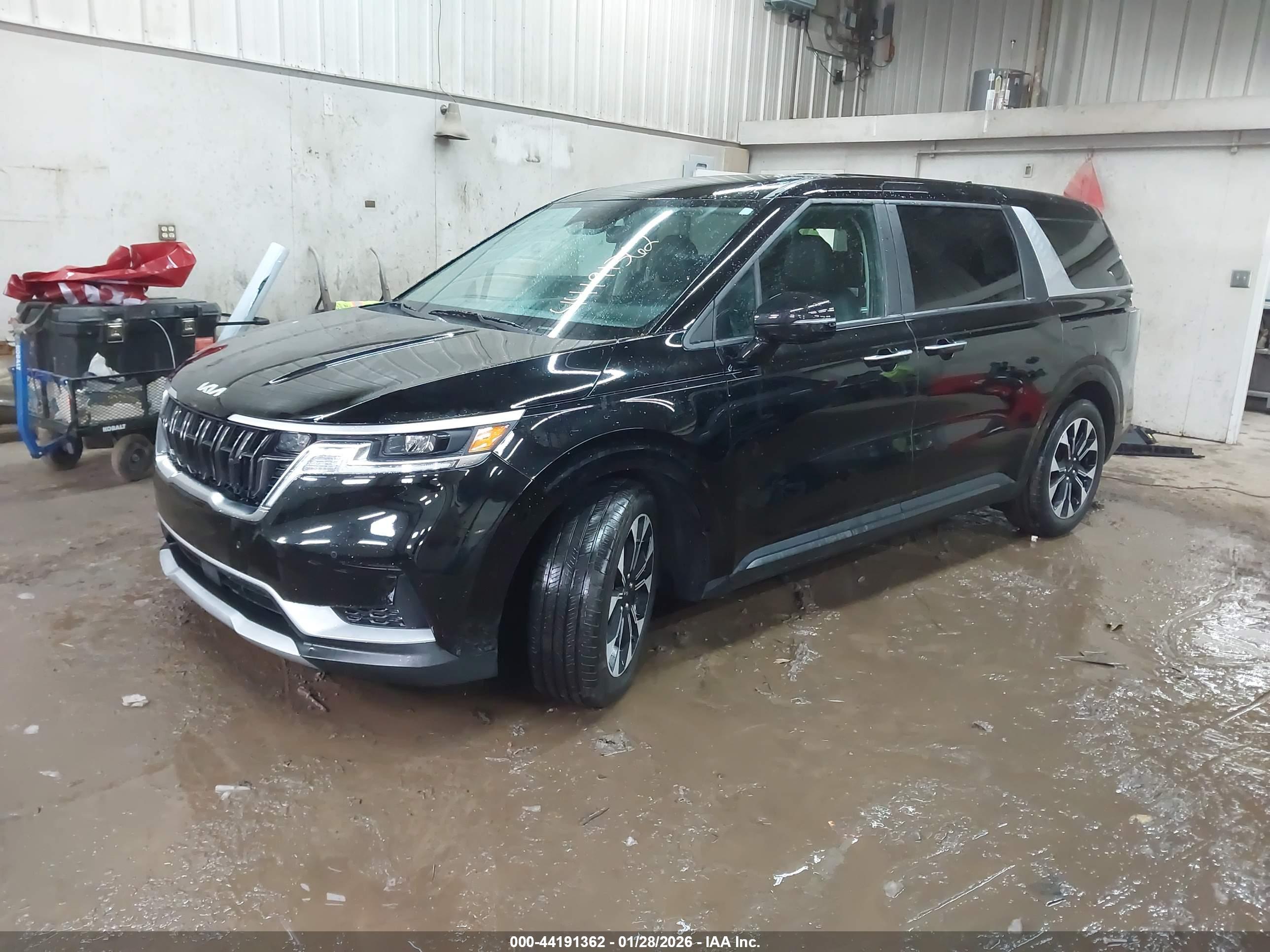 KIA CARNIVAL image 2