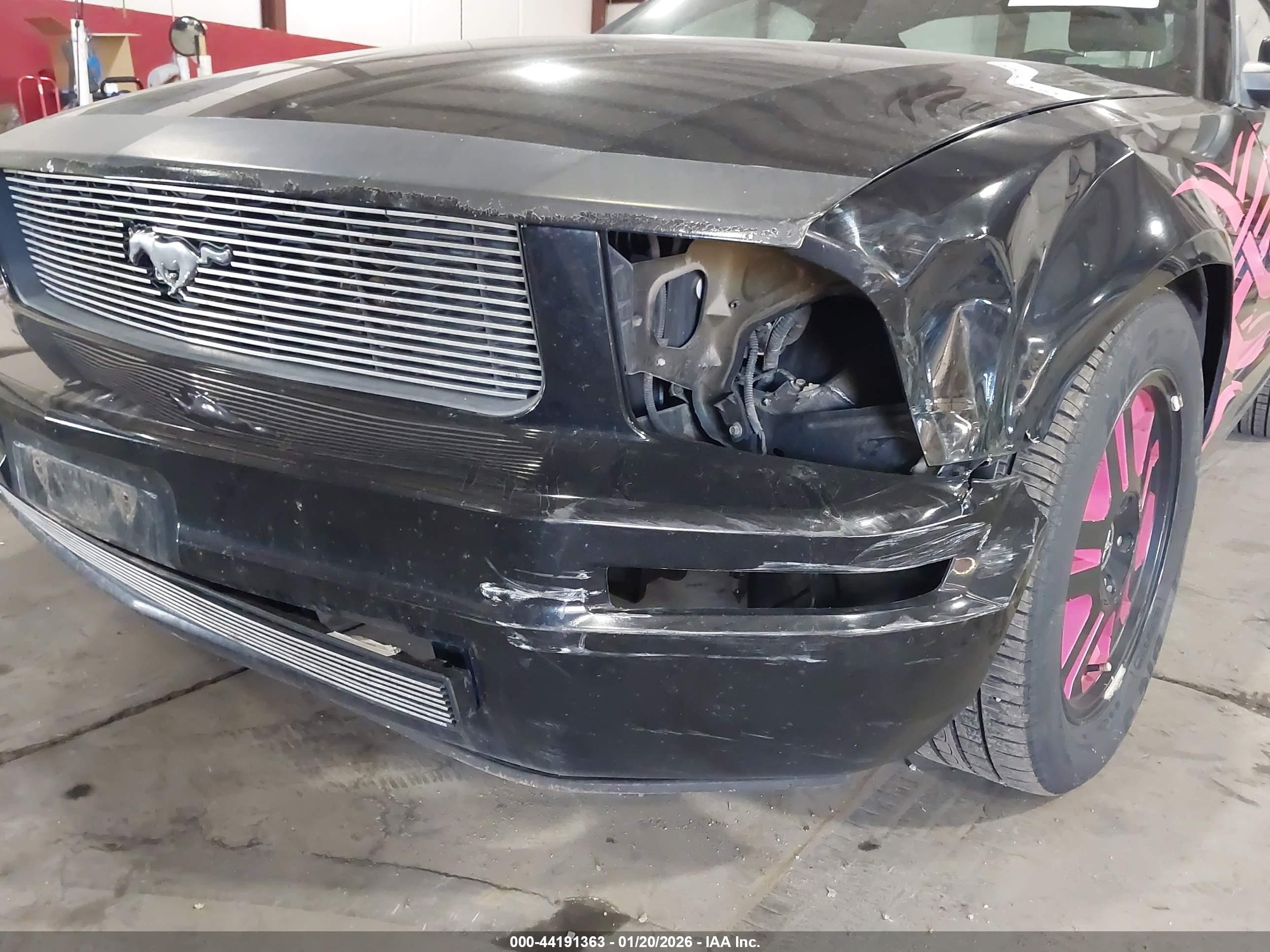 FORD MUSTANG image 6