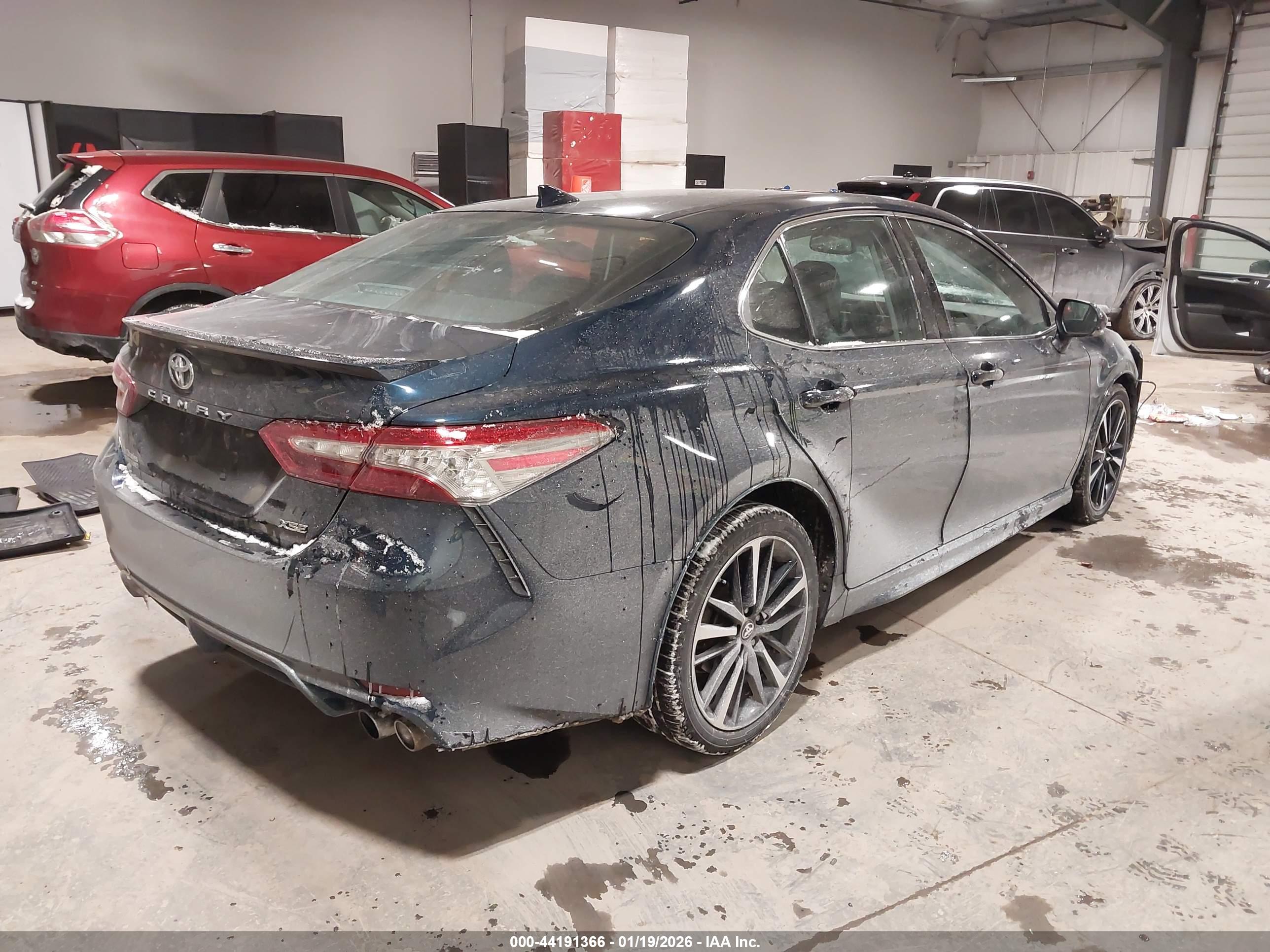 TOYOTA CAMRY image 4
