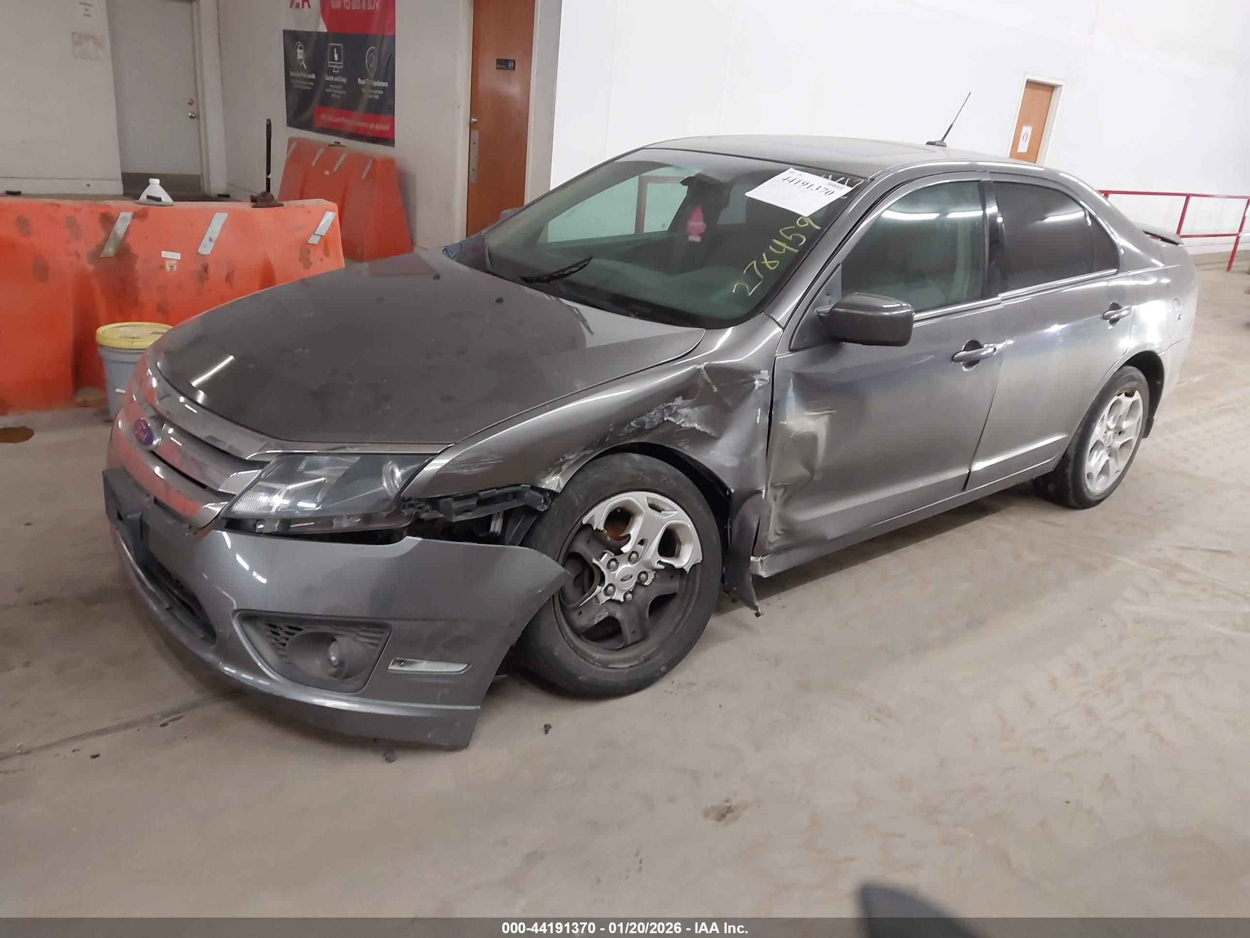 FORD FUSION image 2
