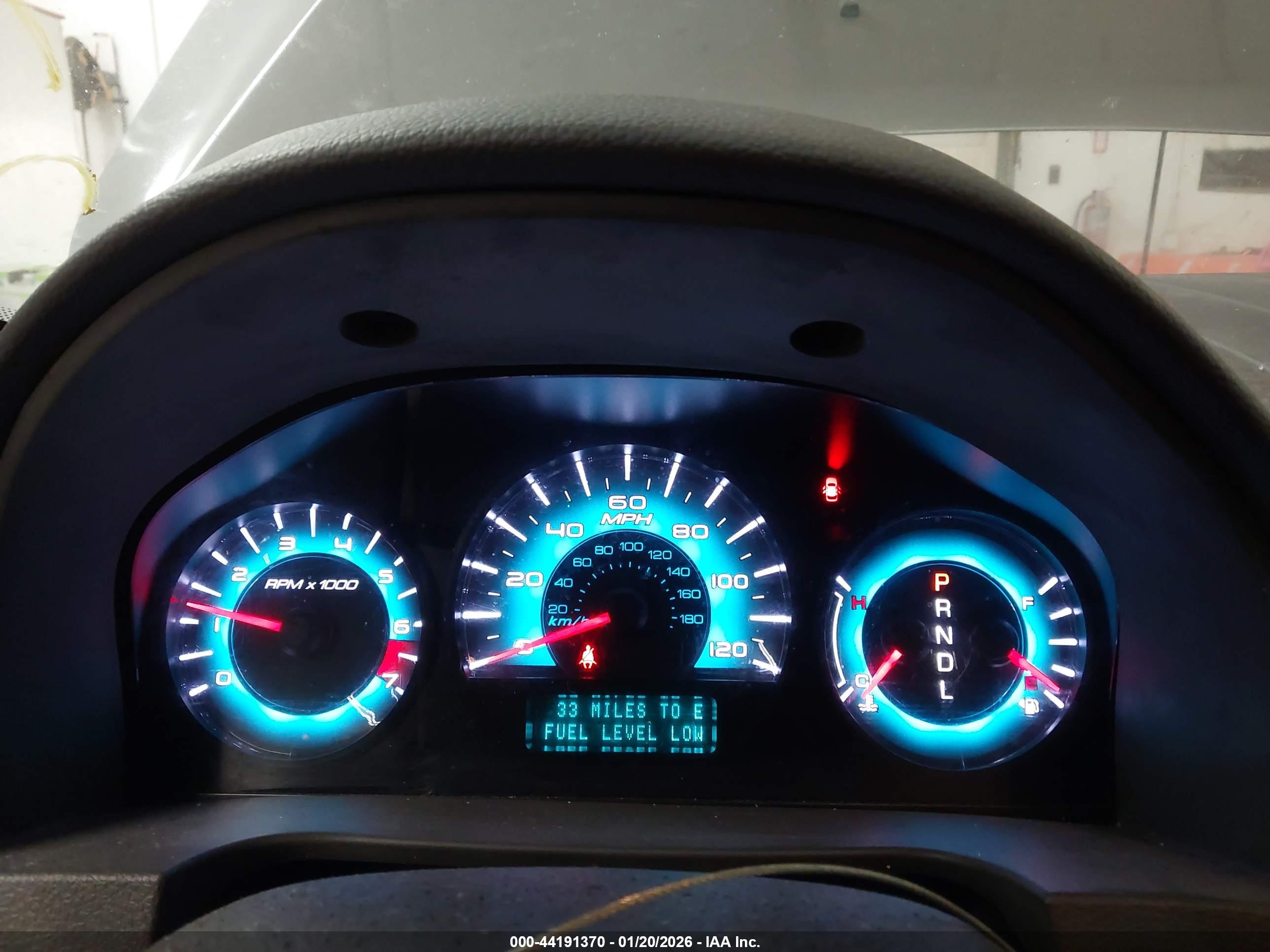 FORD FUSION image 7