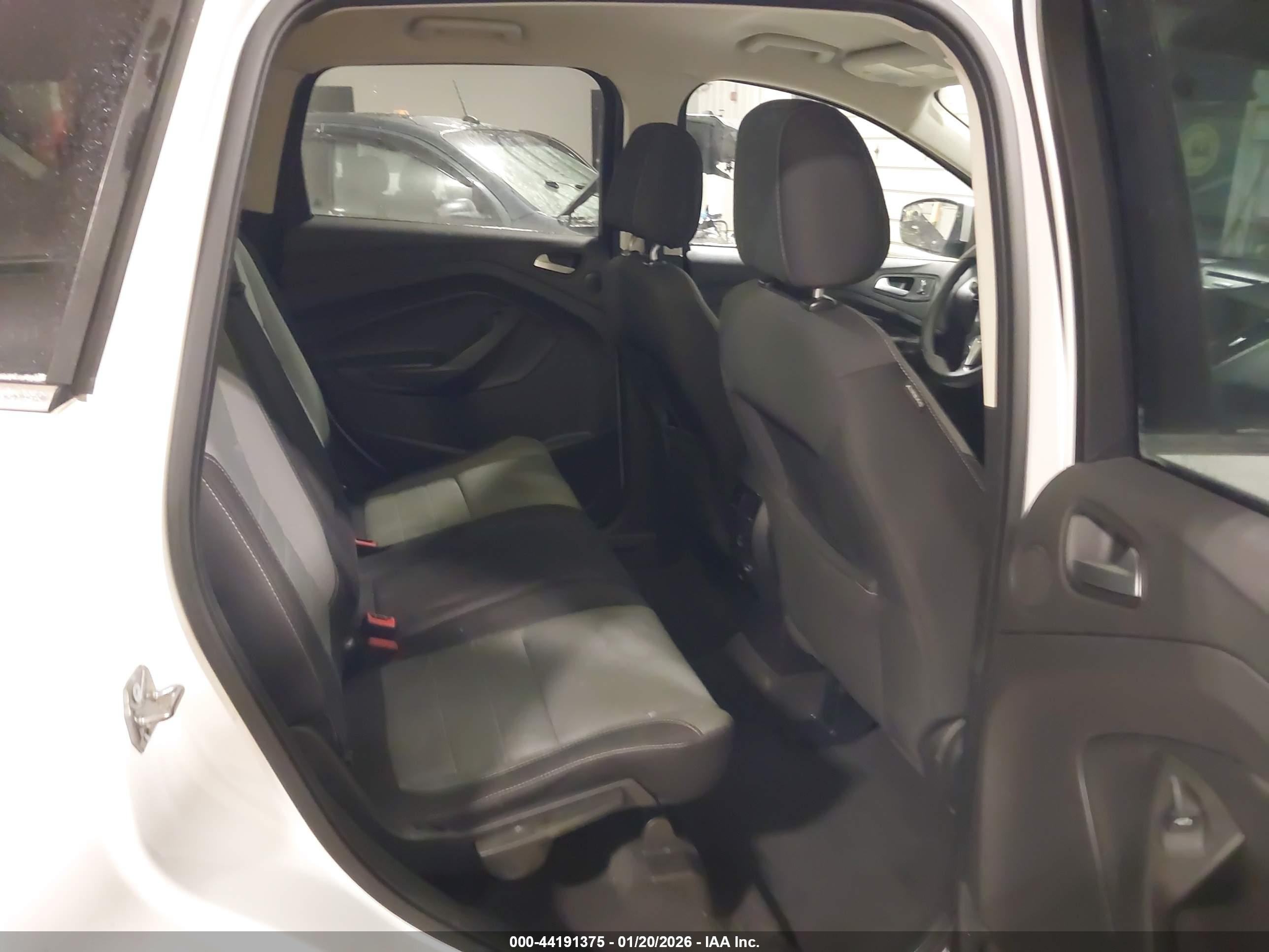 FORD ESCAPE image 8