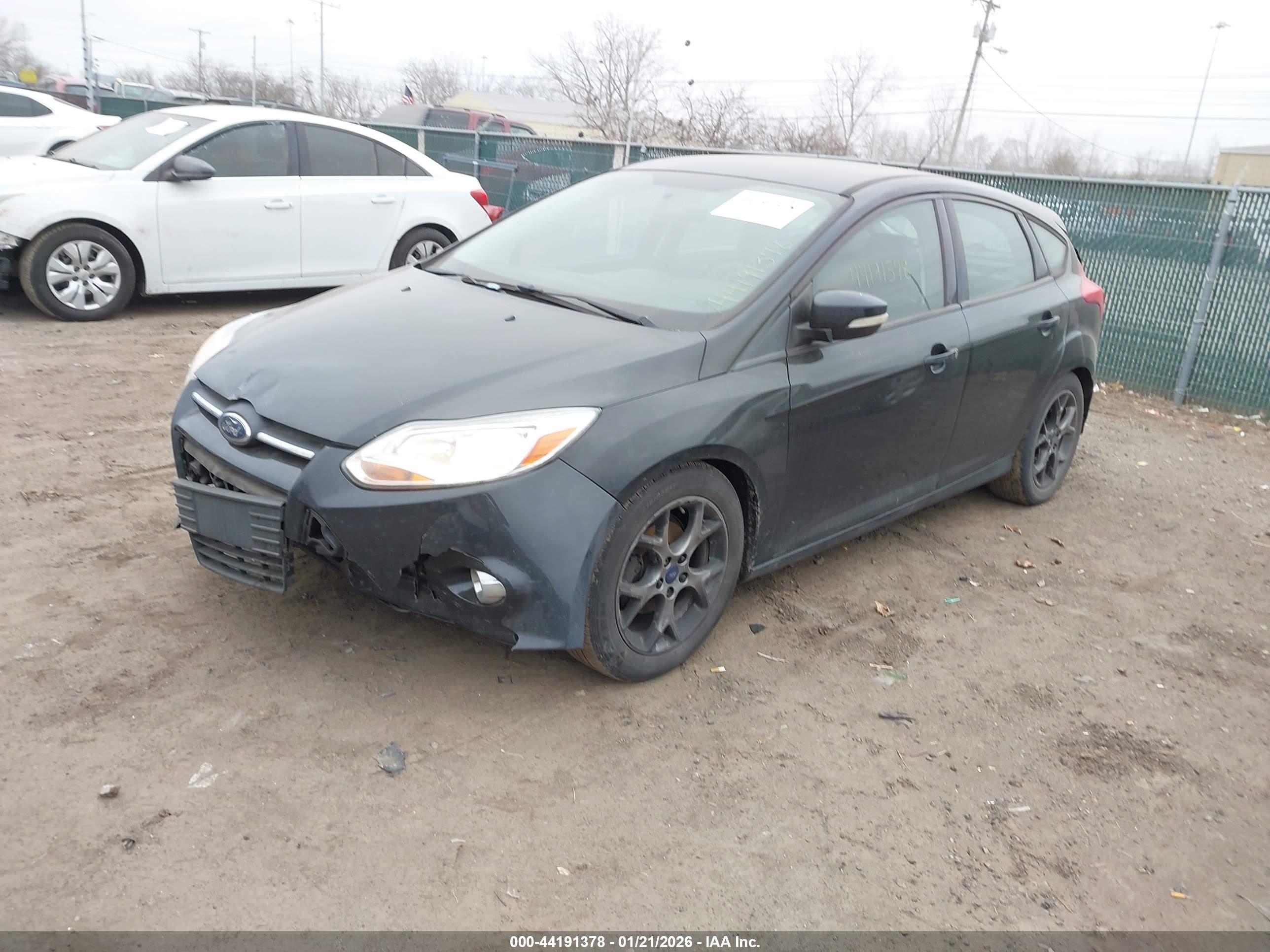 FORD FOCUS image 2