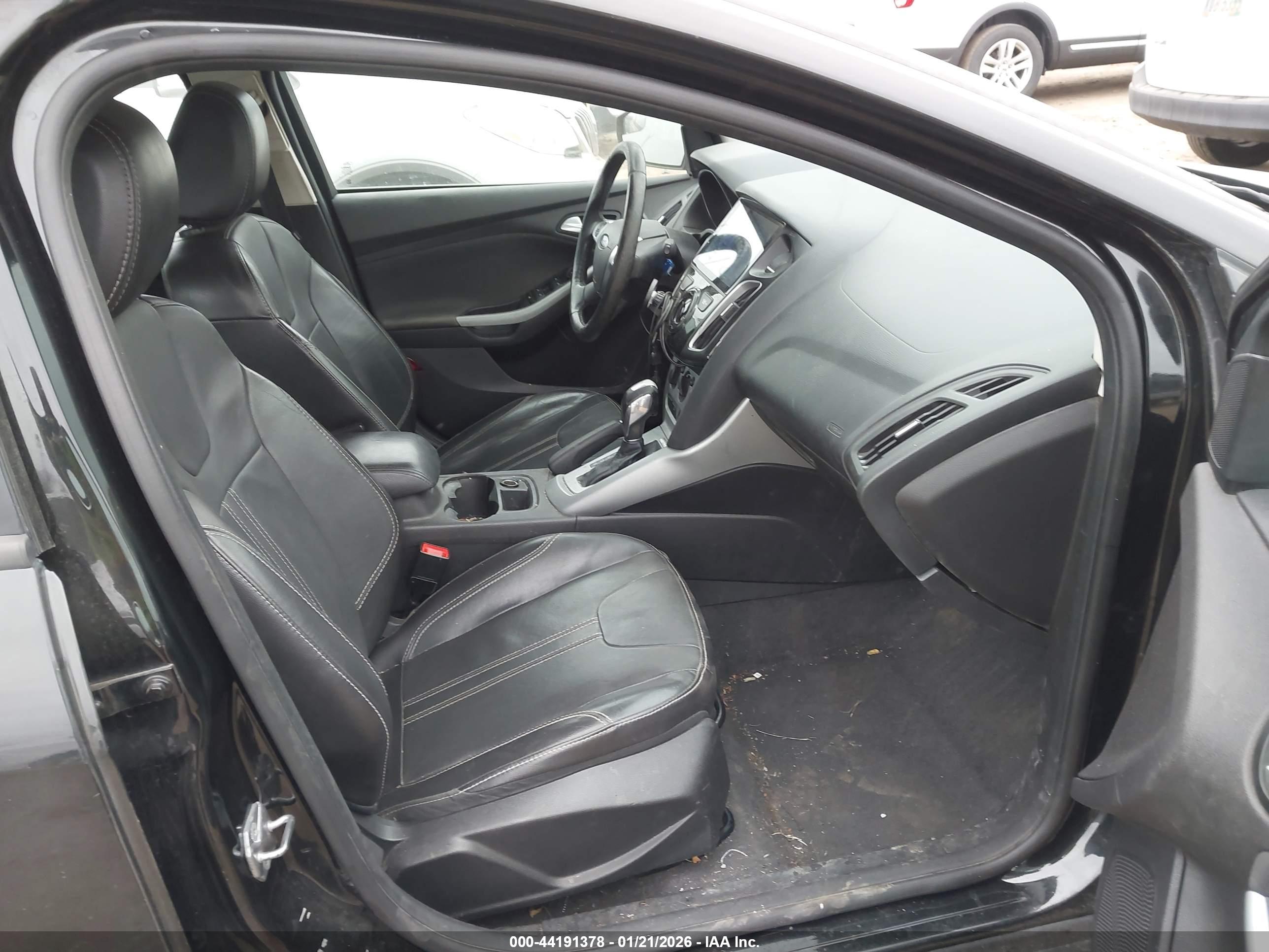 FORD FOCUS image 5